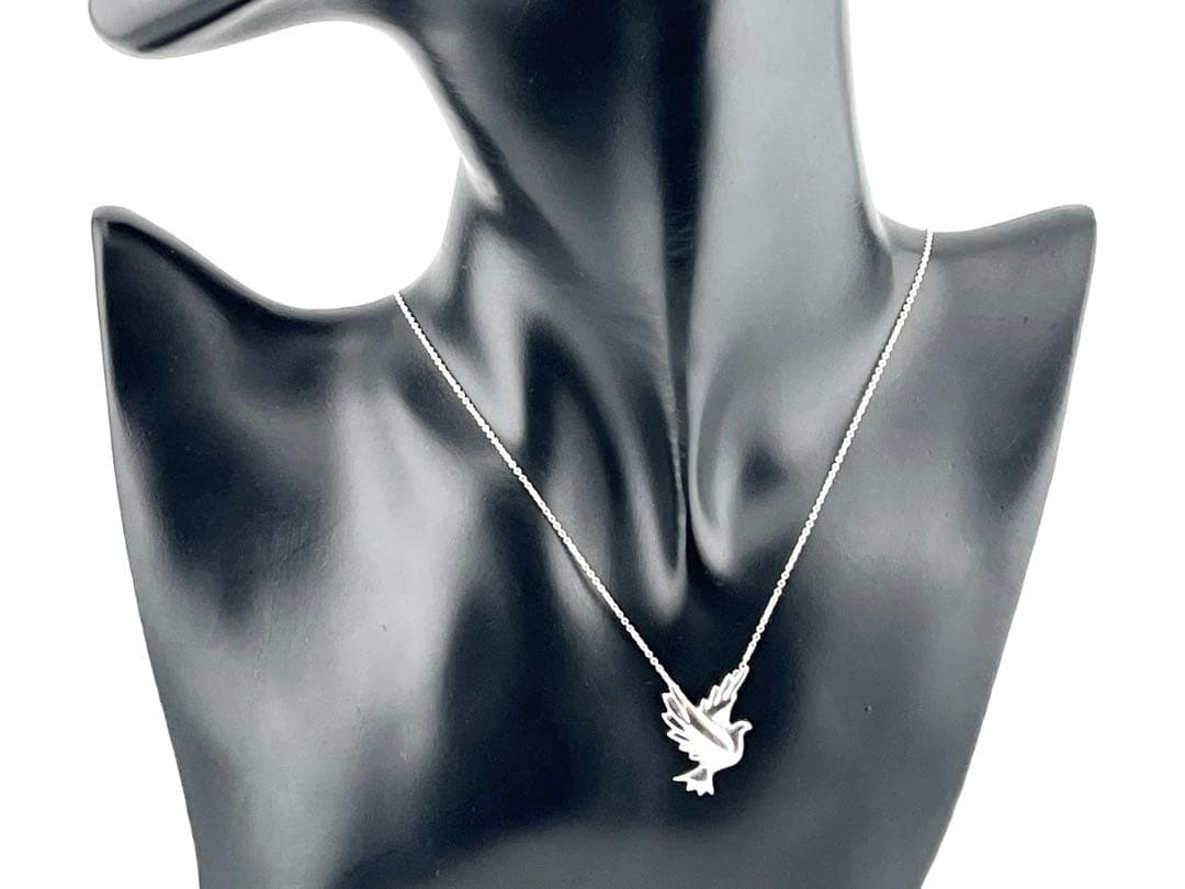 f088 Rare, excellent condition Tiffany & Co. Dove necklace, dove/bird design,