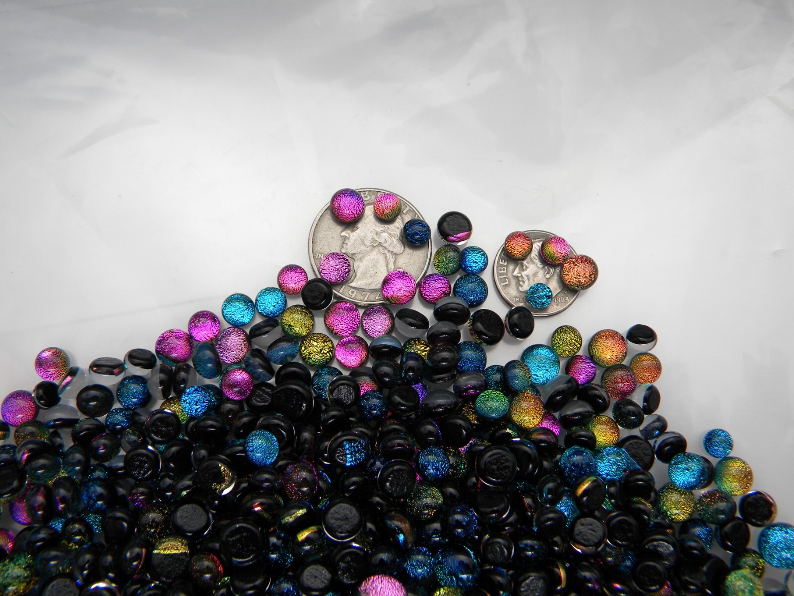 (CLEAR GLASS ON TOP) TINY DOTS Lot 100 pcs DICHROIC FUSED GLASS (V100) CABOCHON