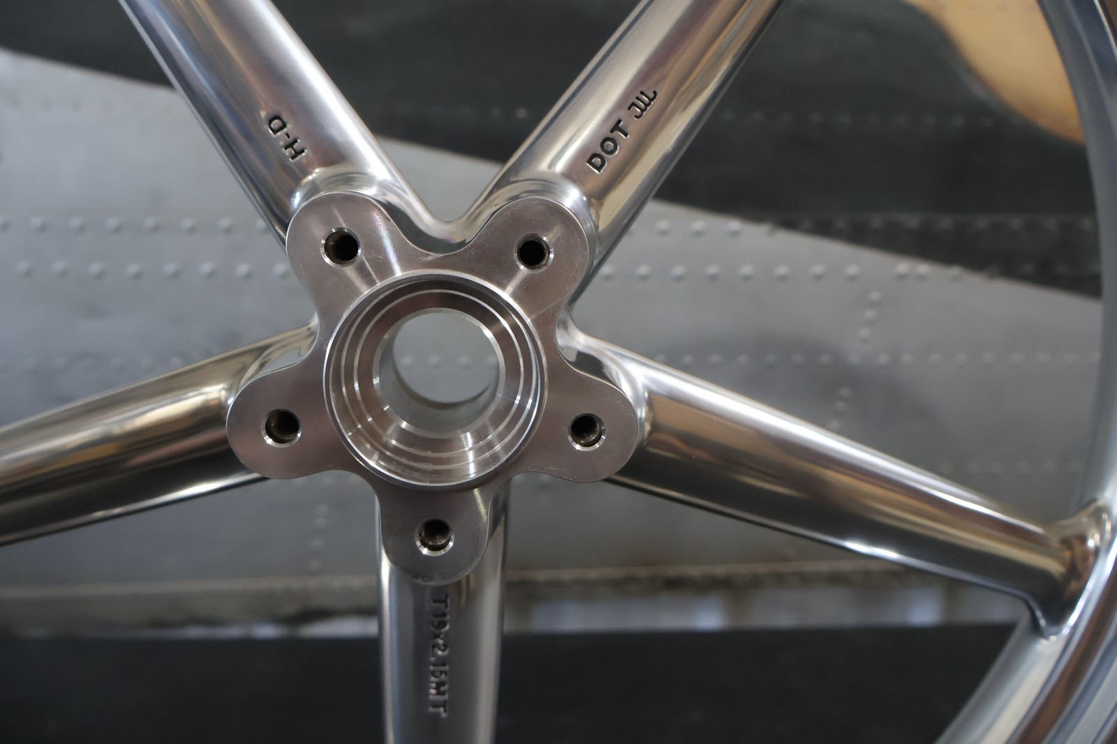 41877-08A NEW OEM 2008-2012 HARLEY-DAVIDSON FXCW/C SOFTAIL ROCKER FRONT WHEEL