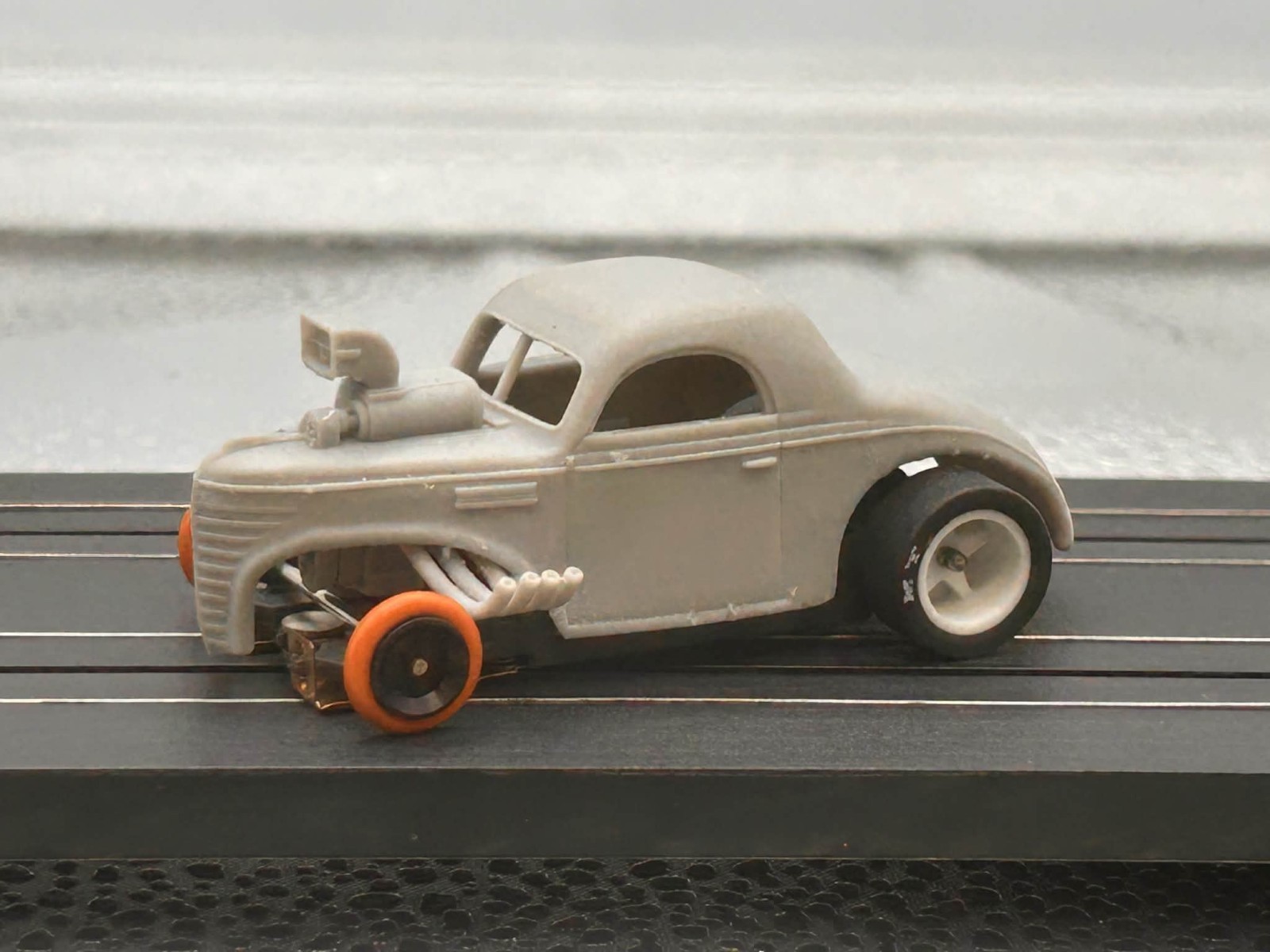 1939 MGP Fenderless Plymouth body with motor (fits a MGP 1.7 and jag chassis)...