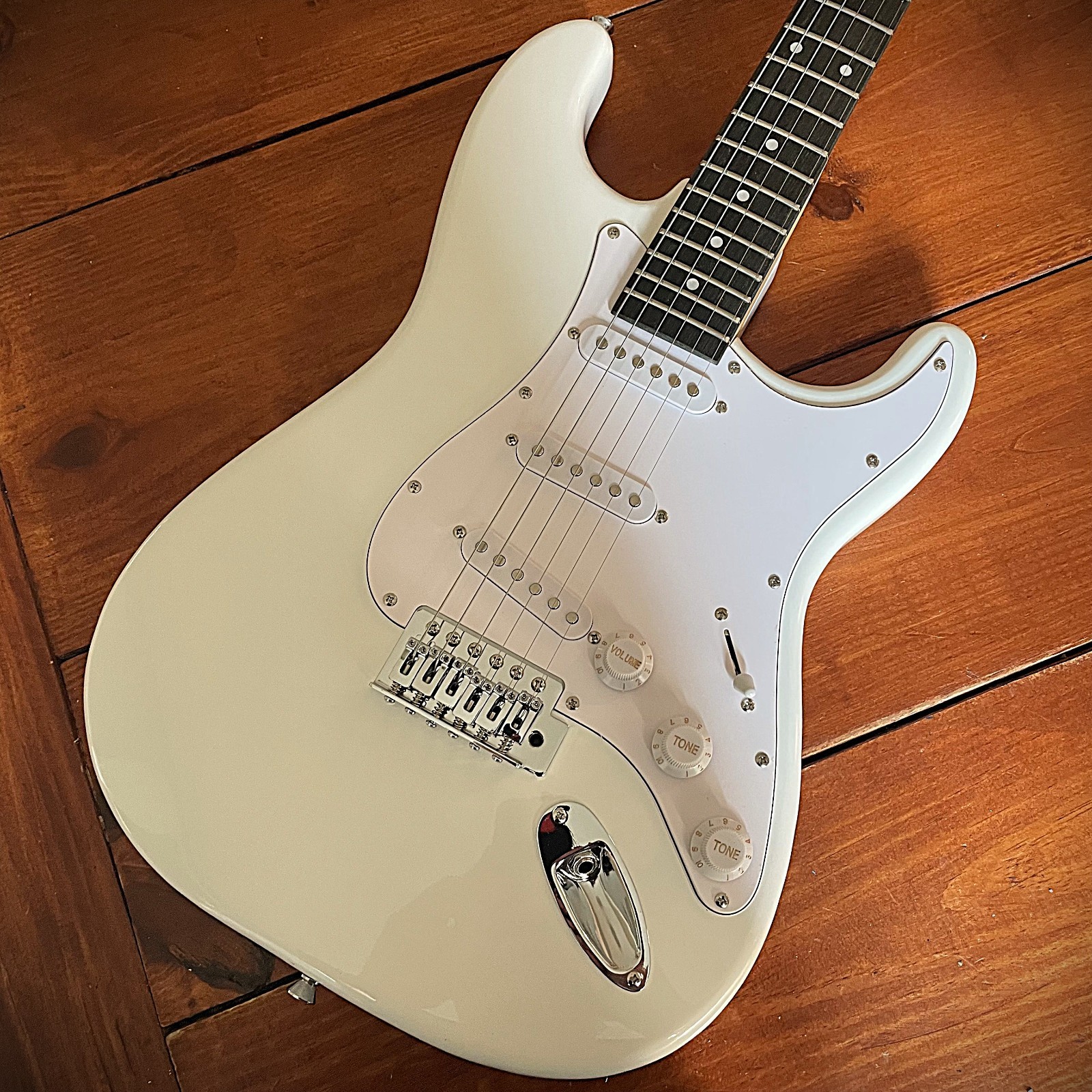 Full-Size Olympic White Electric Guitar with Rosewood Fretboard, S-S-S Pickups