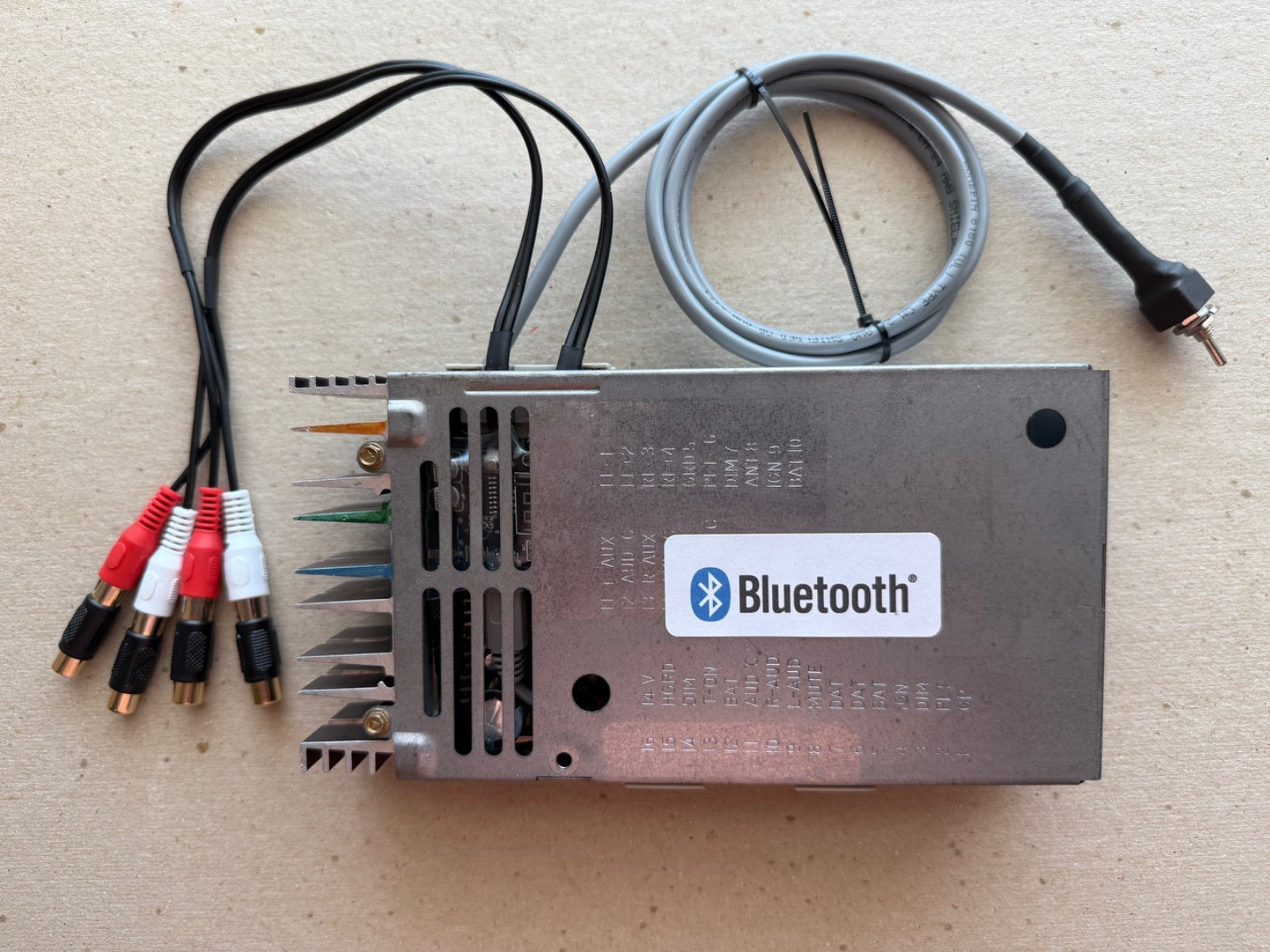 CHEVY-GMC 88-94 TRUCK RADIO-with-EQ RECEIVER BLUETOOTH/RCA AMP OUTS GM DELCO CDM