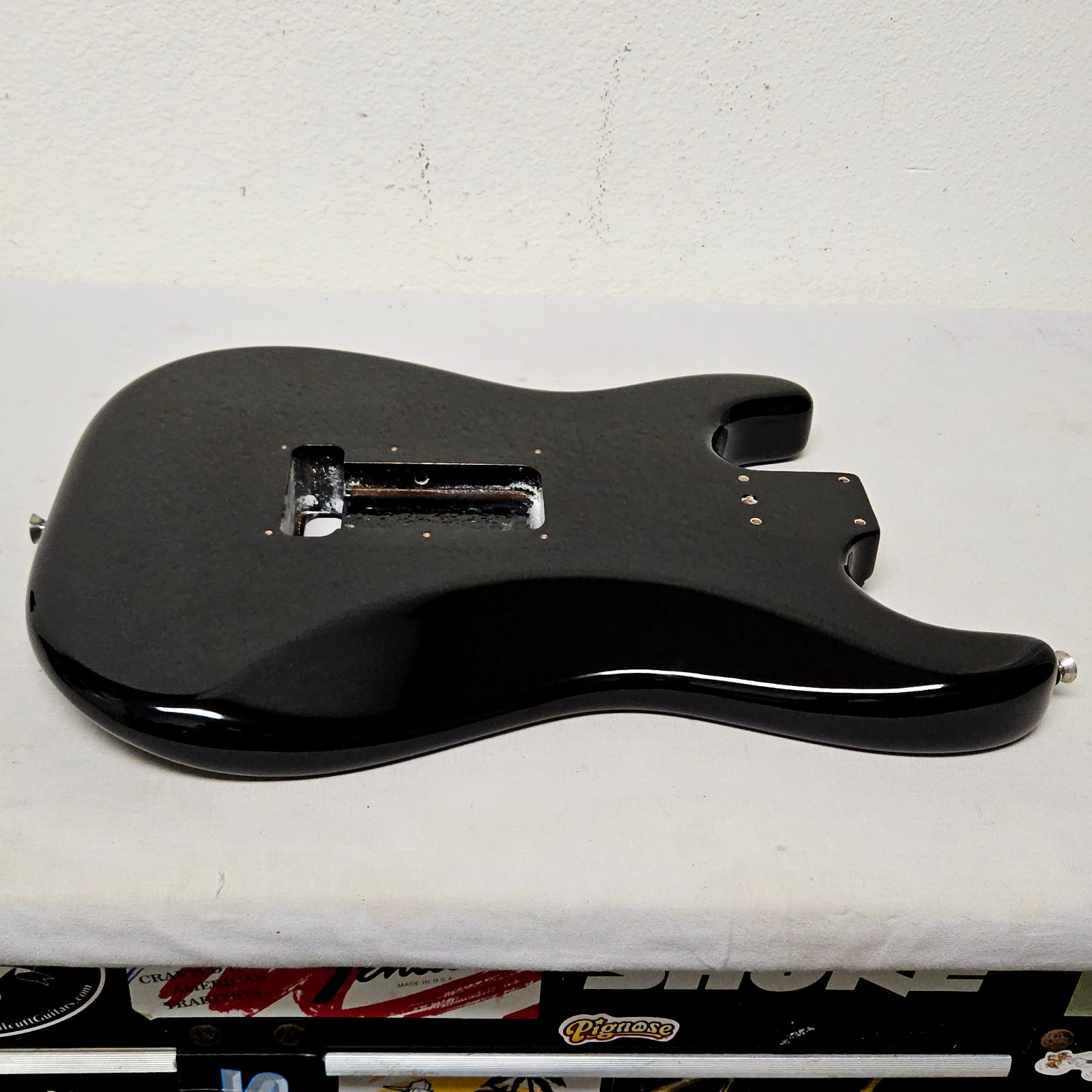 2016 Fender American Standard Strat Alder Body Gloss Black - USA Stratocaster