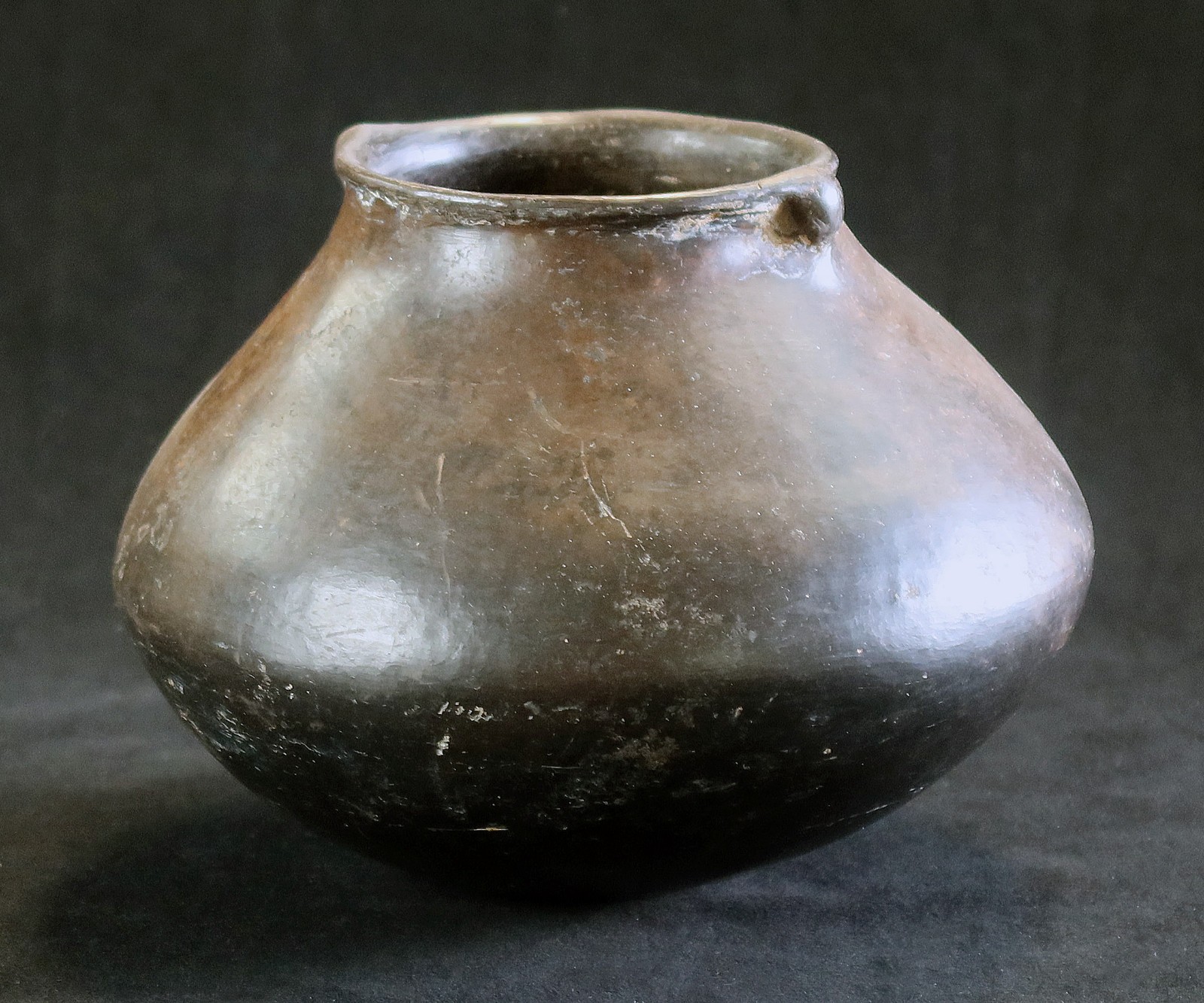 prehistoric Anasazi Casas Grandes Ramos jar with lugs no restoration 600-1450 AD