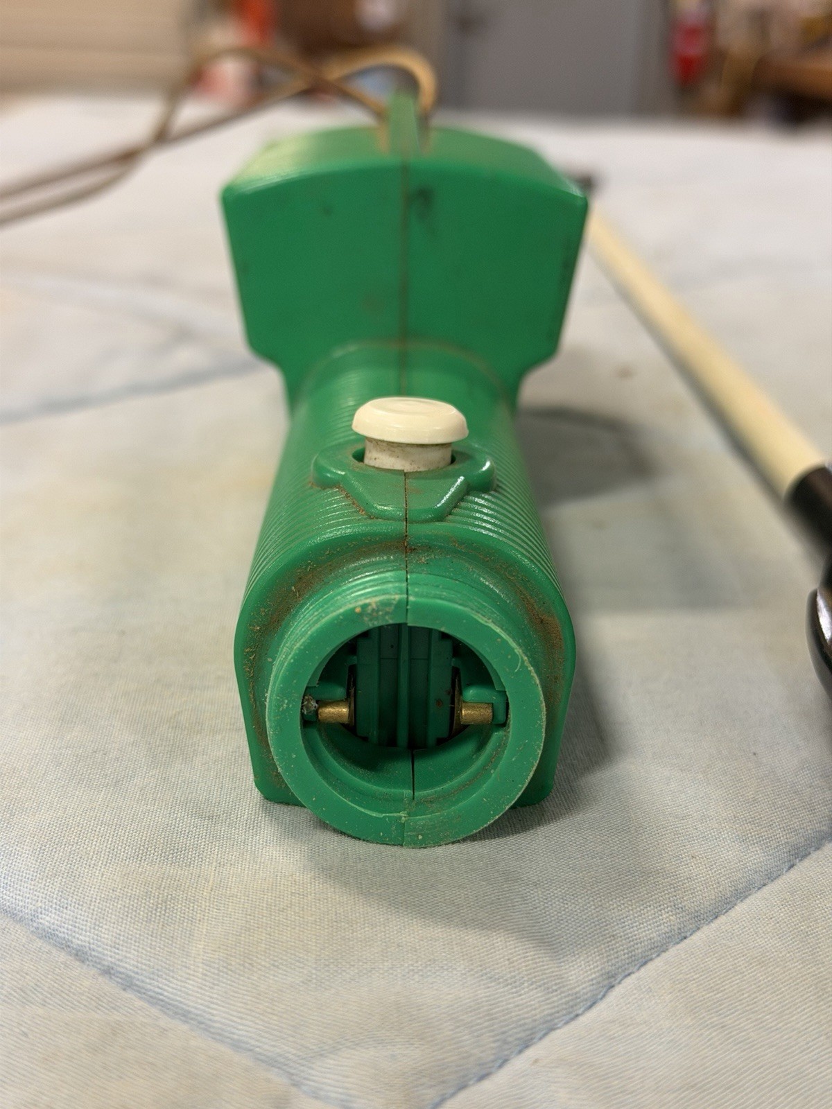 Hot-Shot The Green One Electric Livestock Prod HS2000 6xC Batteries TESTED WORKS