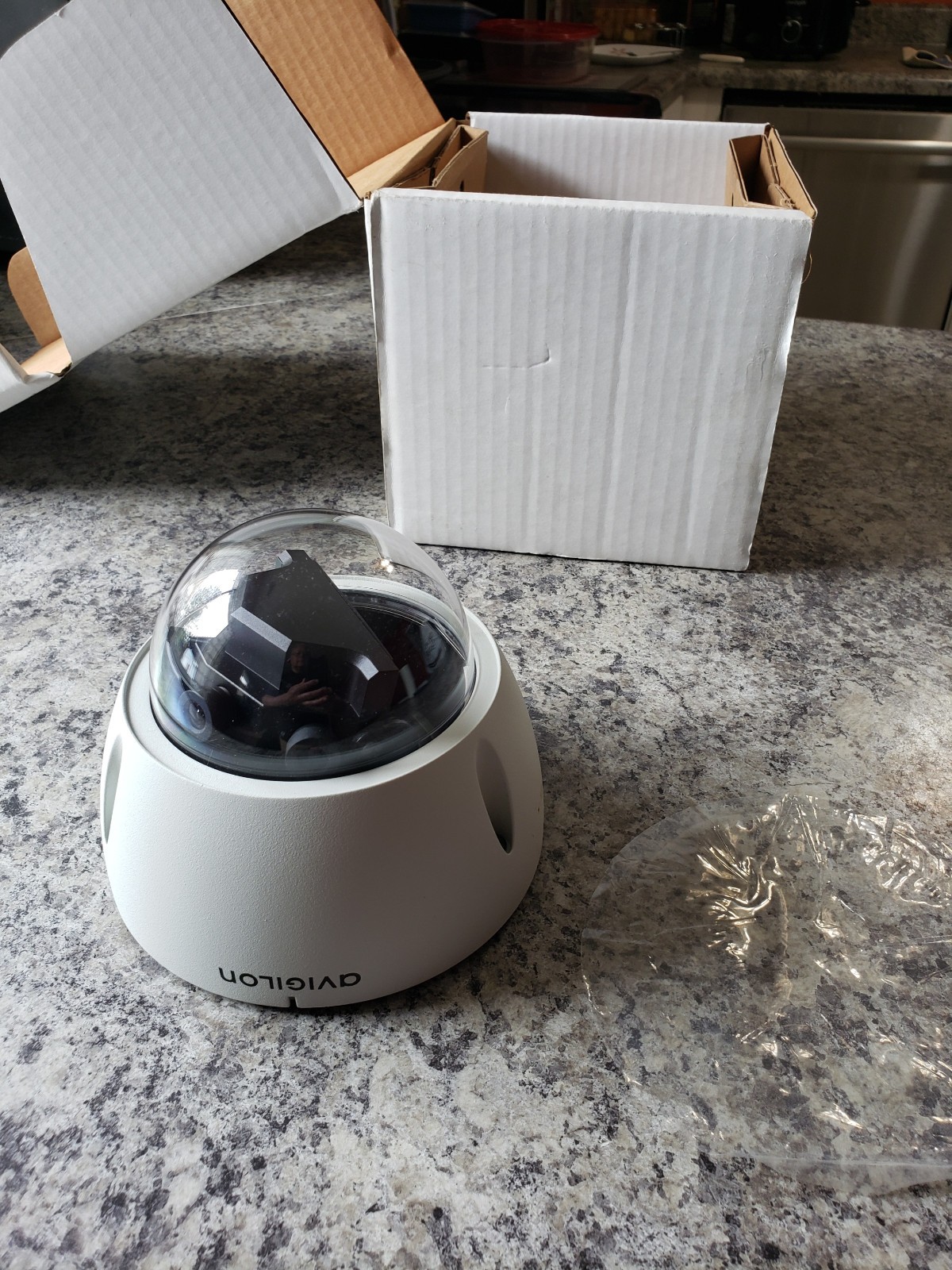 Avigilon 8.0MP-HD-DOME-180 Open Box