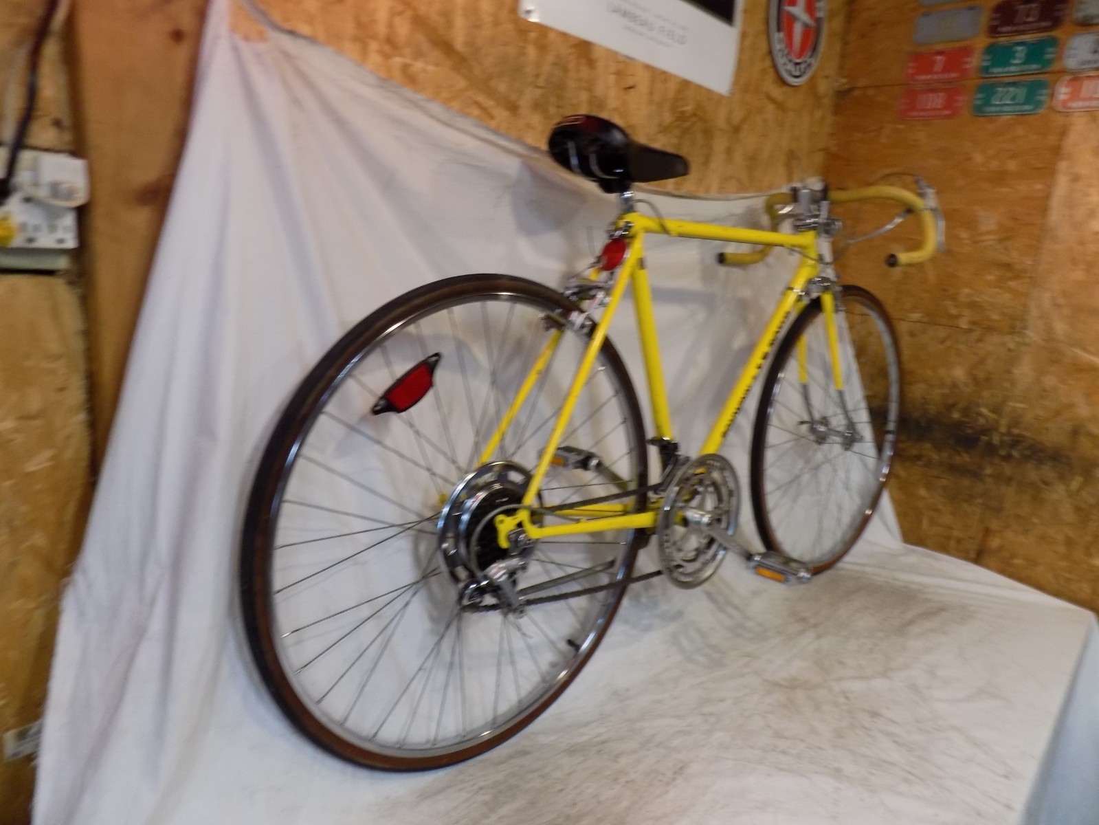 1974 SCHWINN LE TOUR MENS 10-SPEED ROAD BIKE SUPER SPORT VOYAGEUR 12 VINTAGE 74