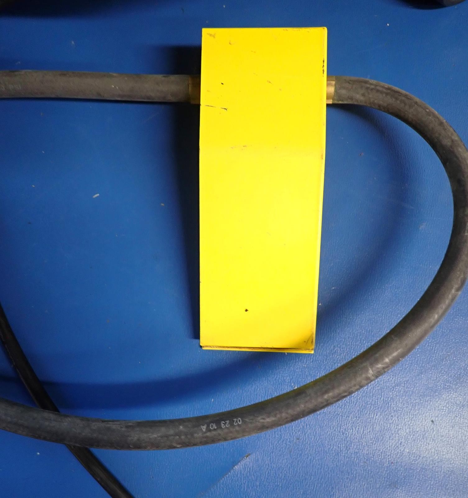 ECONOLINE 101691G-A Mini Bench Abrasive Blast Cabinet