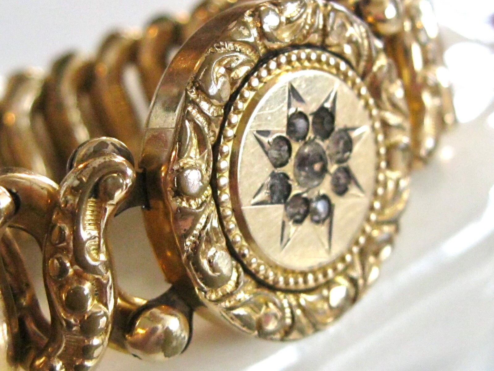 VINTAGE 1940'S WWII ERA SWEETHEART EXPANSION STRETCH BRACELET w RHINESTONES ACME