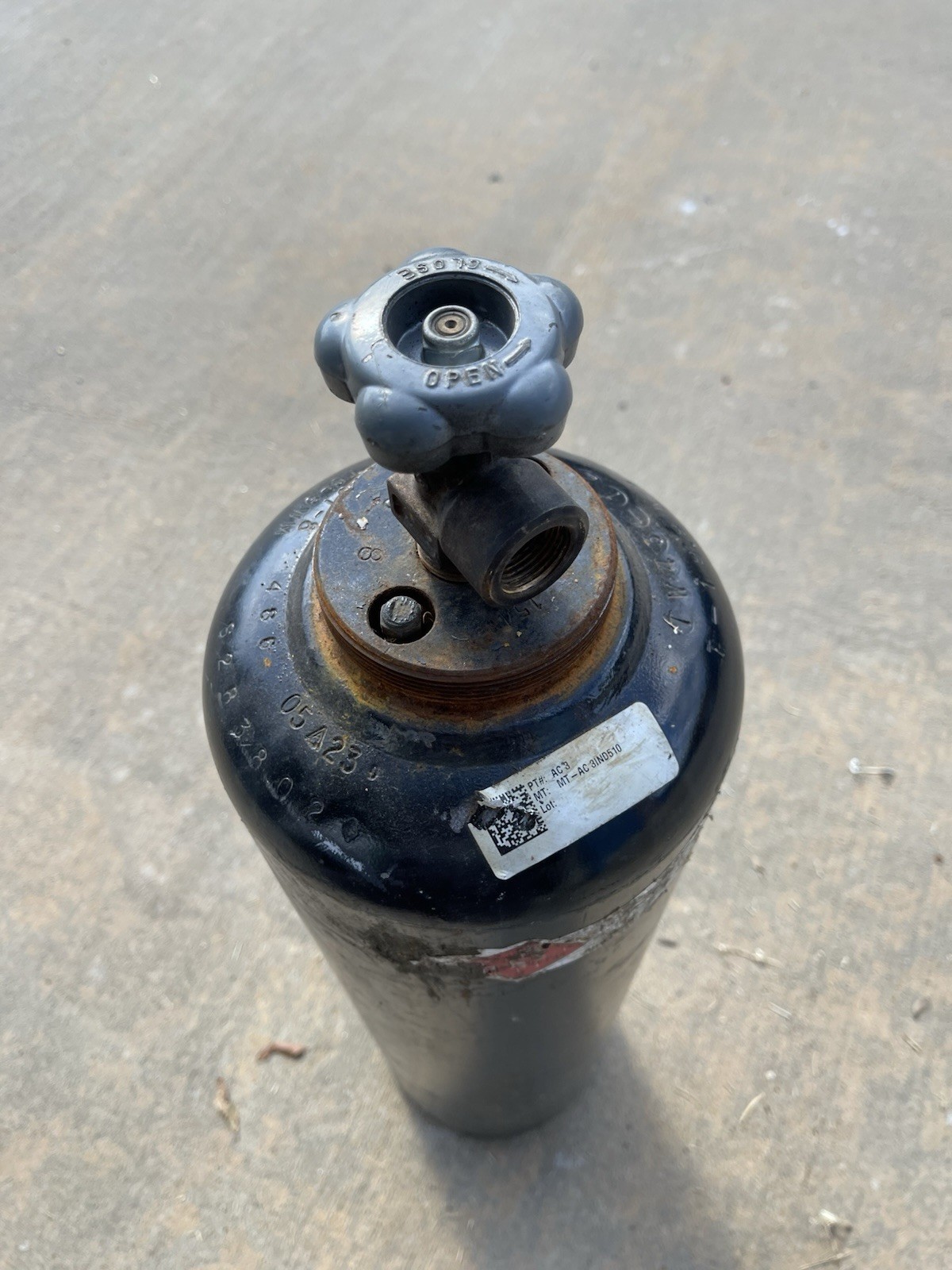 WELDING/CUTTING SET 125 TF OXYGEN & 250 75 TF ACETYLENE TANKS Exchangeable