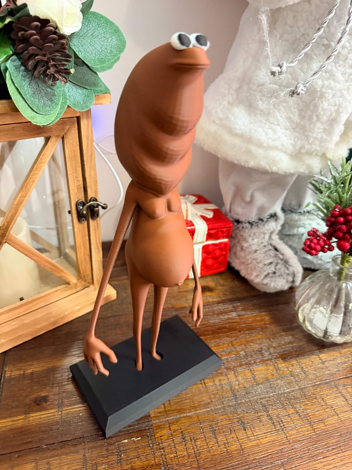 🐛 Marcus the Worm – Figurine - With Stand (Super Size)