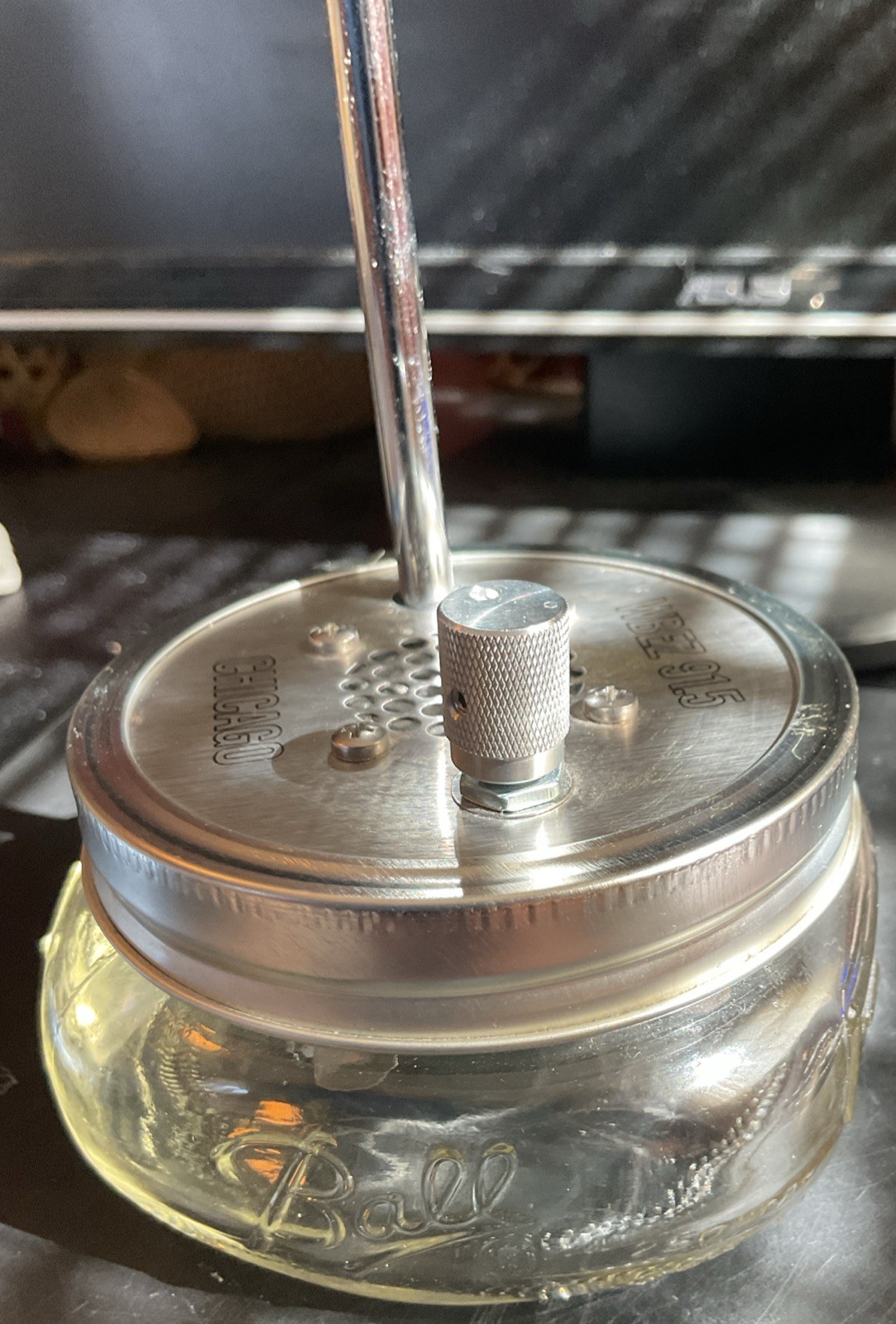 WBEZ 91.5 Chicago Single Station FM Channel Radio Housed In A Mason Jar