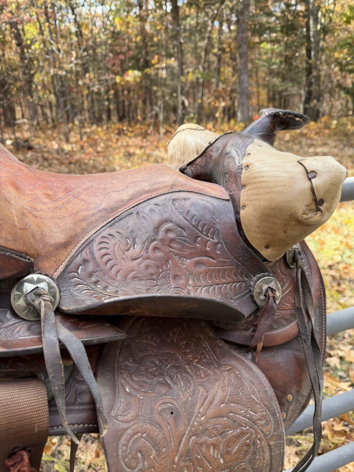 Western Saddle Décor – Rustic Cabin Display – Tooled Leather 15” VERY NICE DECOR