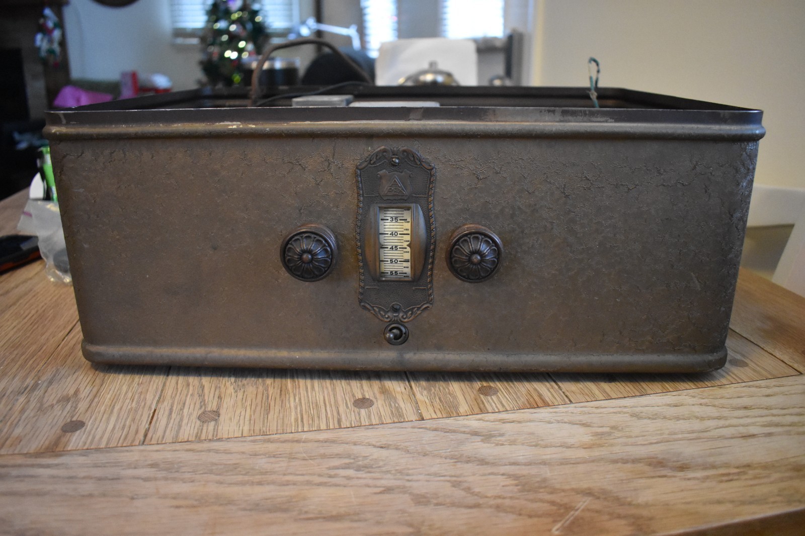 Vintage Neutrodyne Elec Recvr Breadbox Radio All tubes + Frost Fones 161 headset