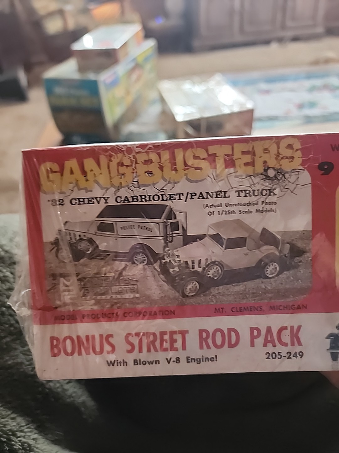 1960s ORIGINAL VINTAGE NOS, MIB.GANGBUSTERS 32 CHEVY CABRIOLET/PANEL TRUCK KIT