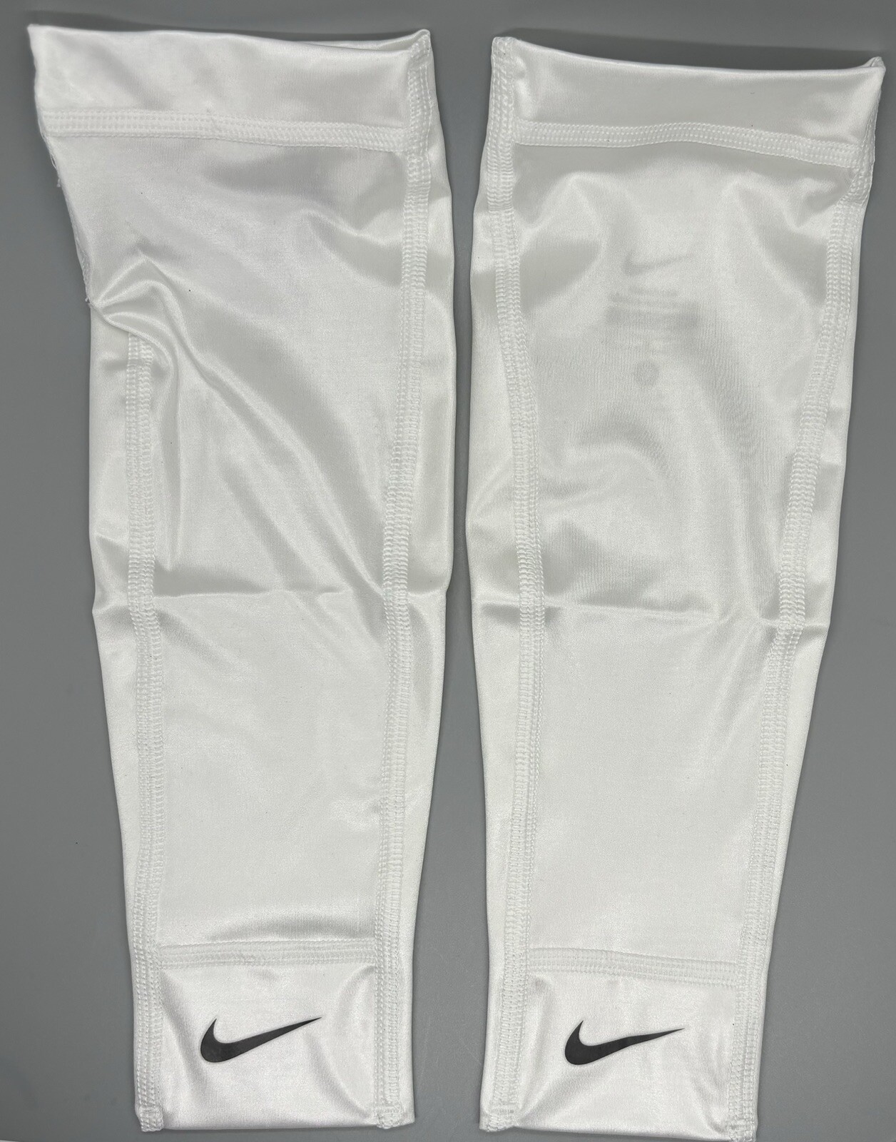 Nike Oregon Ducks Track PE Women’s Medium White Calf Leg Sleeves X’s 2 BRAND NEW