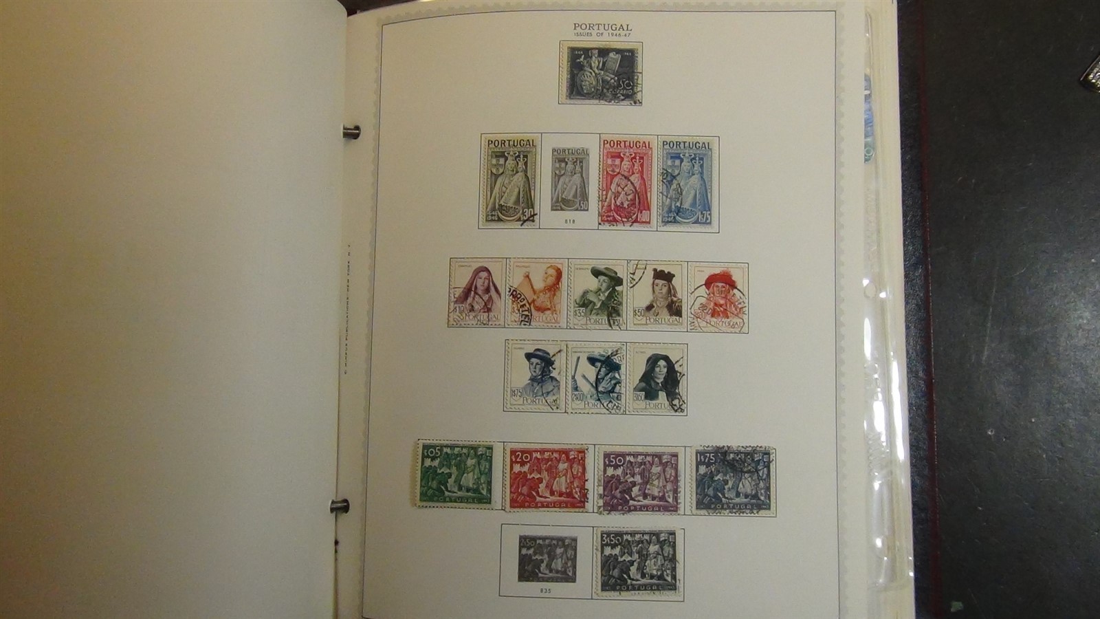 Stampsweis Portugal stamp collection in Minklus Specialty est 800 stamps to 1980