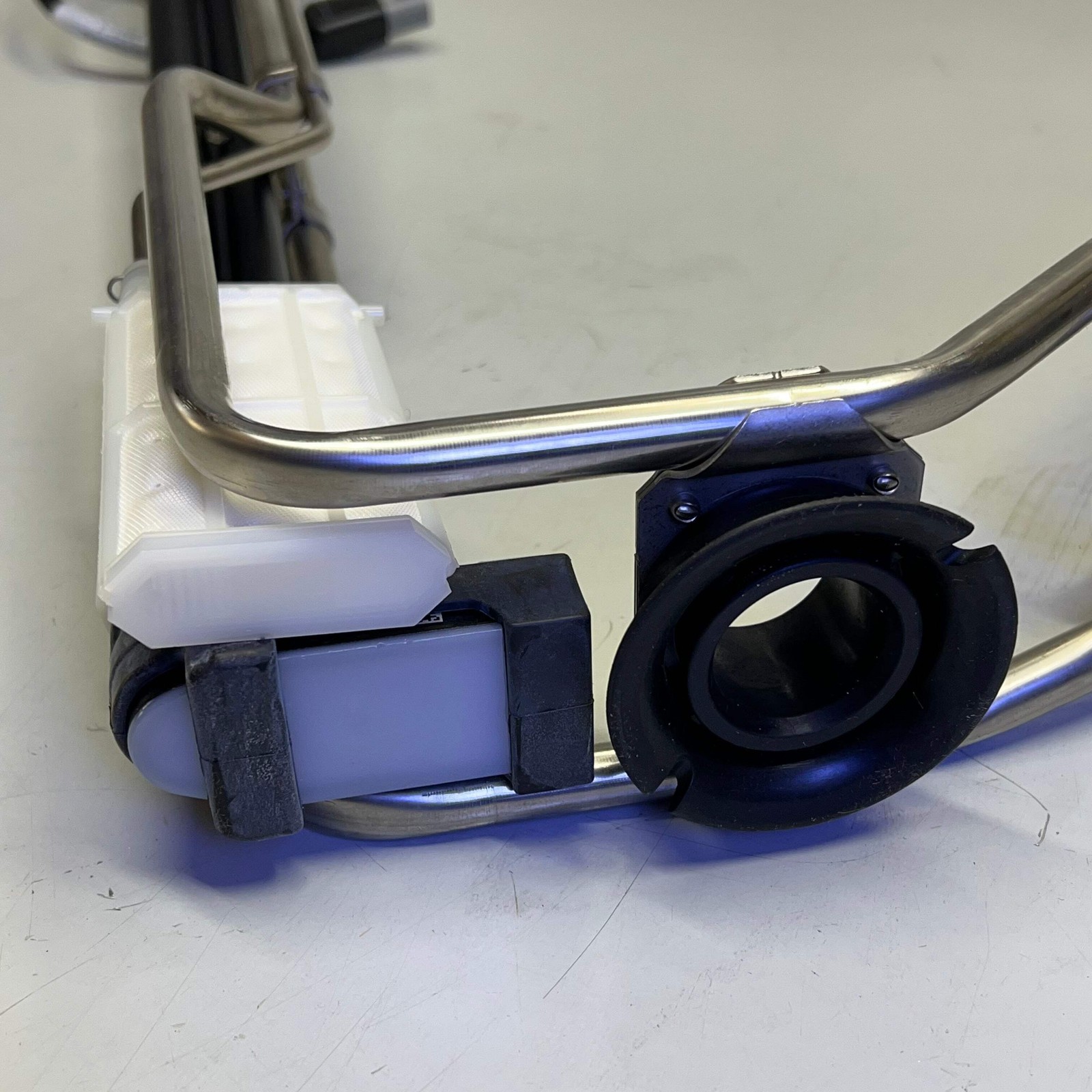 NAVISTAR Genuine International Def Diesel Exhaust Fluid Sensor 5012175R91