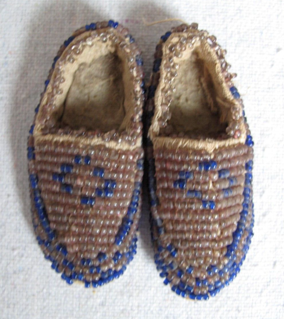 Antique Miniature Beaded on Leather Native American Moccasins 2½" long c. 1910