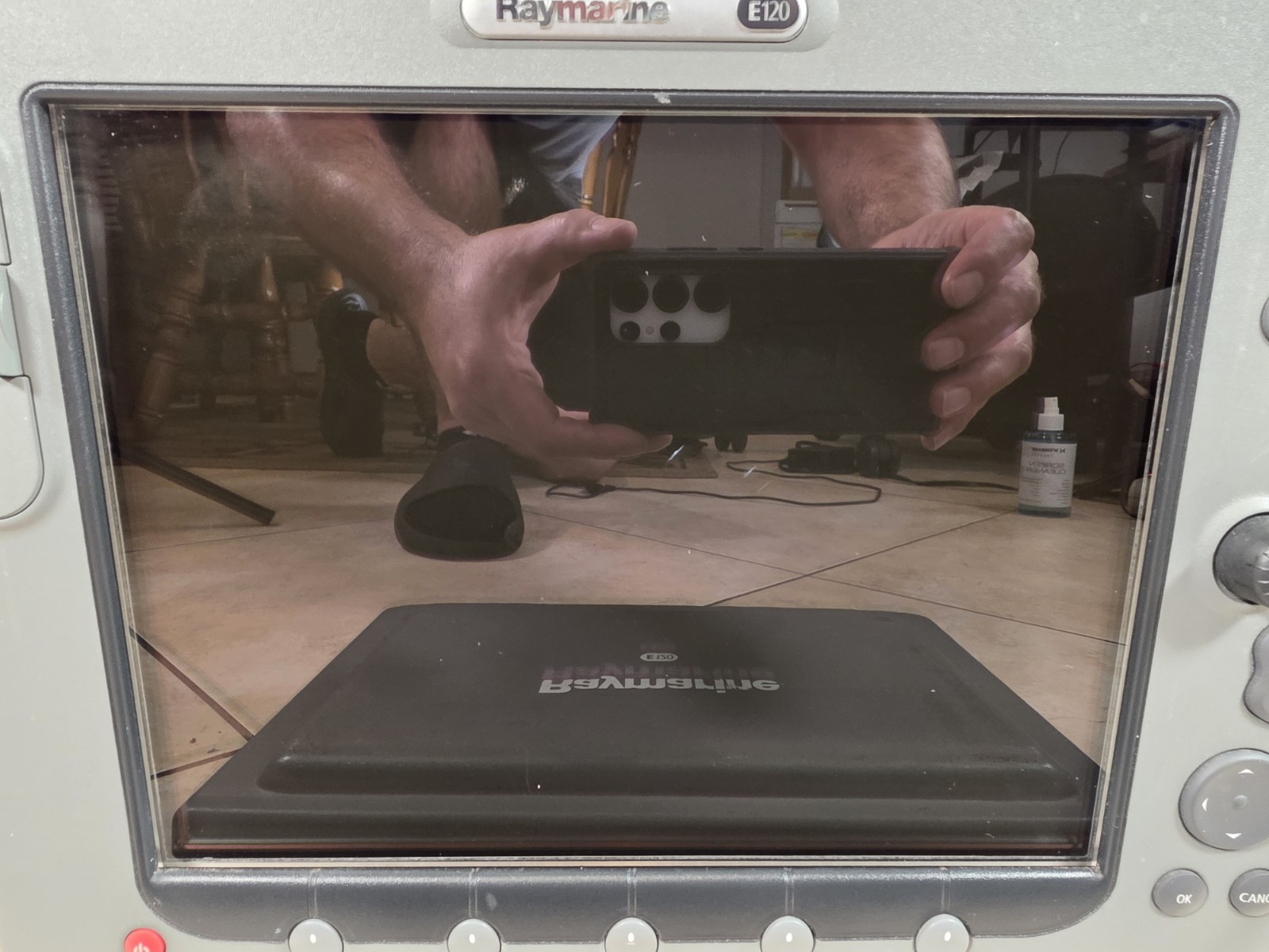 Raymarine E120 Classic Chartplotter & MFD Display, AS-IS (READ DESCRIPTION)!!!