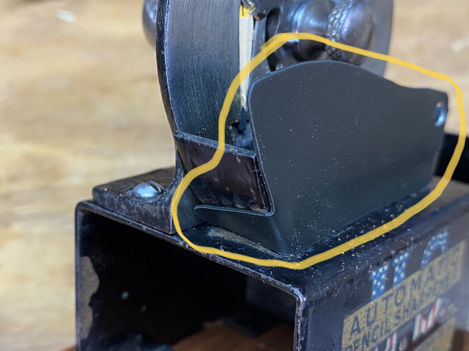 APSCO U.S. AUTOMATIC PENCIL SHARPENER Shavings Fence - Part Only lot 1