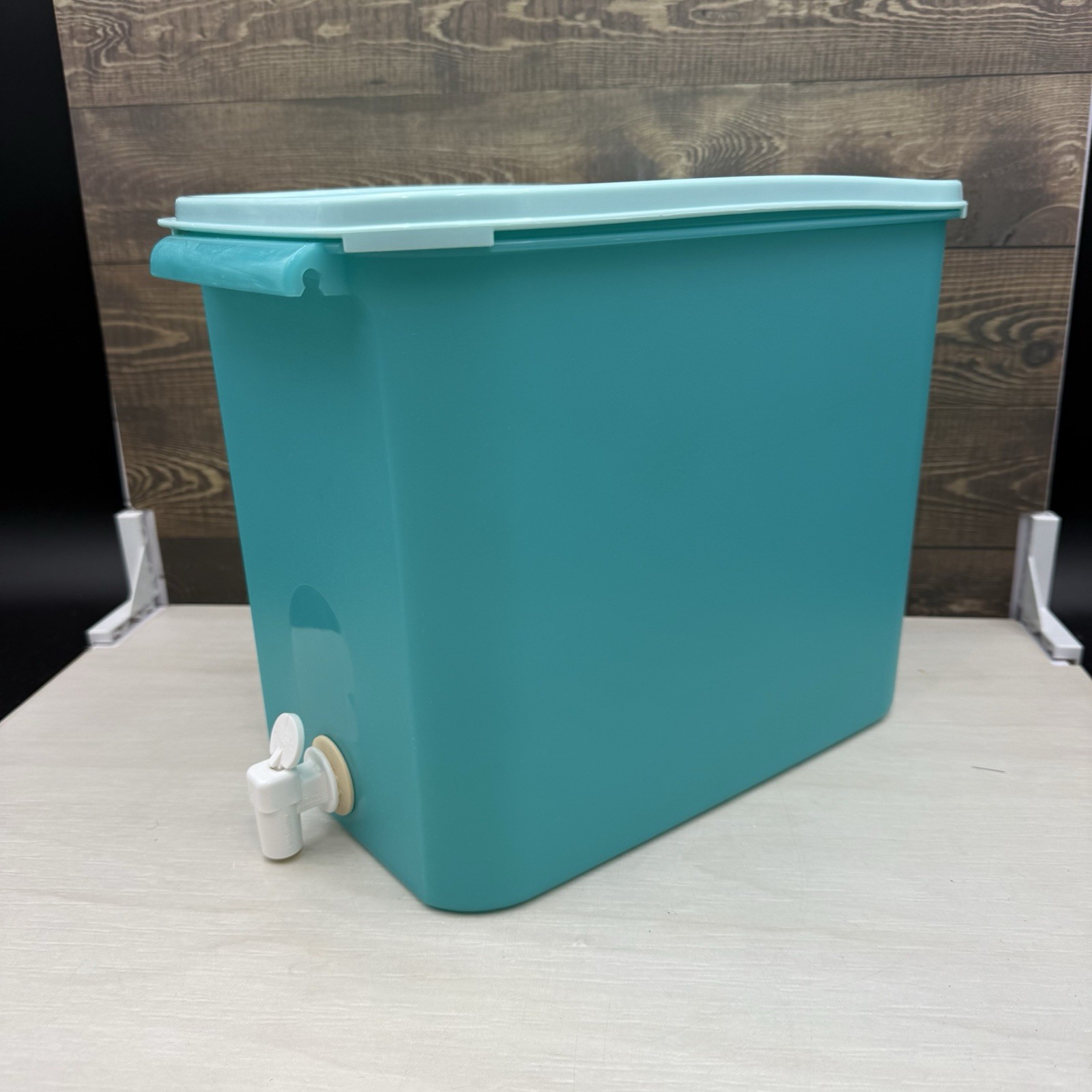 Tupperware Aqua Beverage Water Dispenser 8.7L 36cup Serveware Drinkware Storage