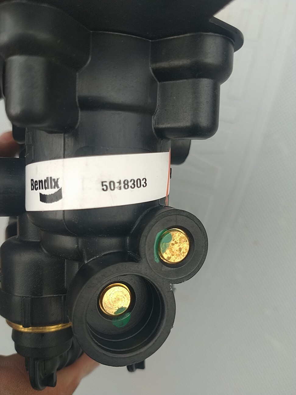 Bendix Mv3 Trailer Air Supply/Parking Brake Valve P/N 5018303 Missing Tabs