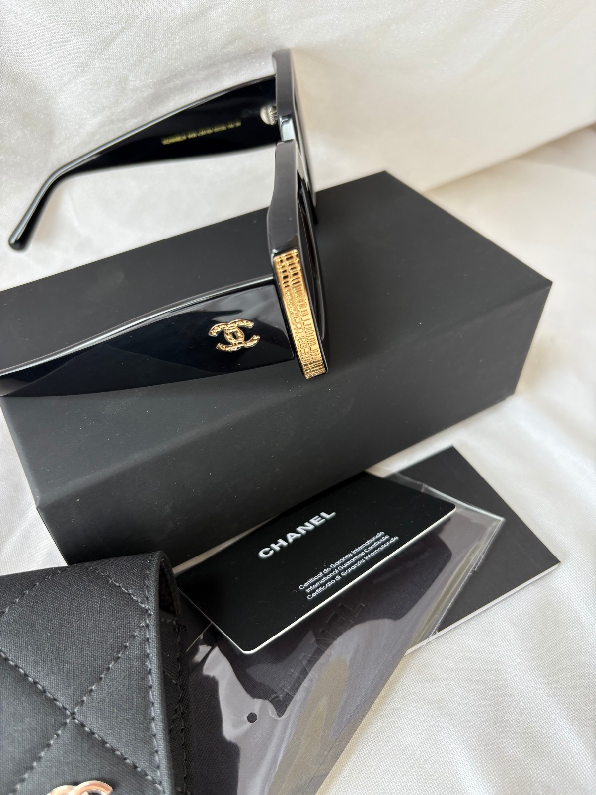 😊Authentic CHANEL 5435 POLARIZED BLACK & WHITE RECTANGLE SUNGLASSES