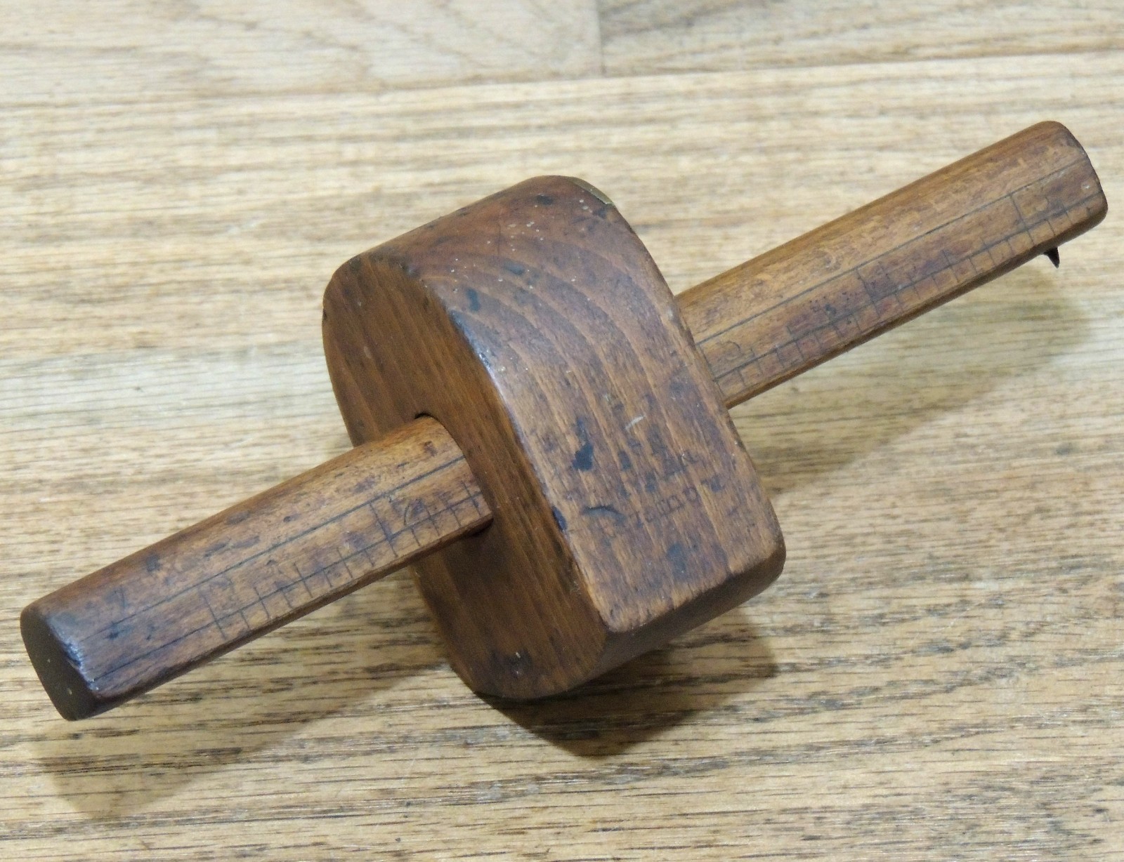 P. QUIGLEY NEWARK NJ WOOD/BRASS MARKING GAUGE-ANTIQUE HAND TOOL-MORTISE