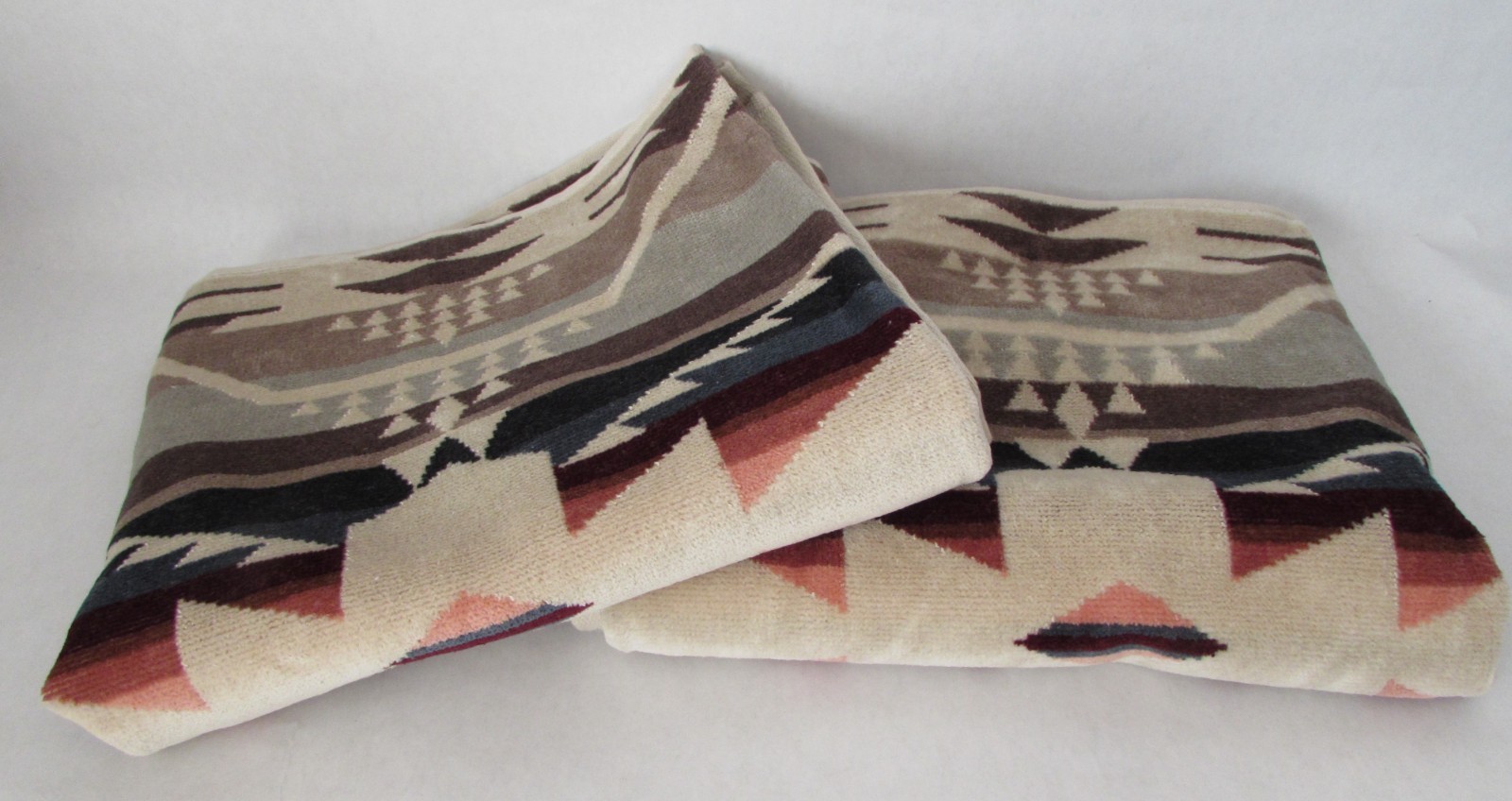 Pendleton Jacquard 2 Hand Towel Set White Sands Collection Tan  18" x 30" Towels