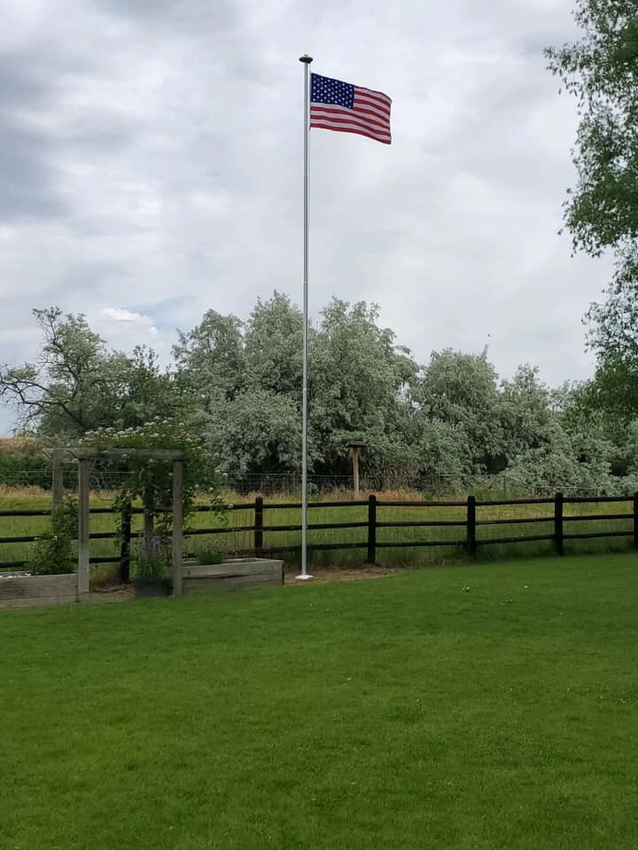 25' & 30' DELTA SECTIONAL FLAG POLE (SILVER)