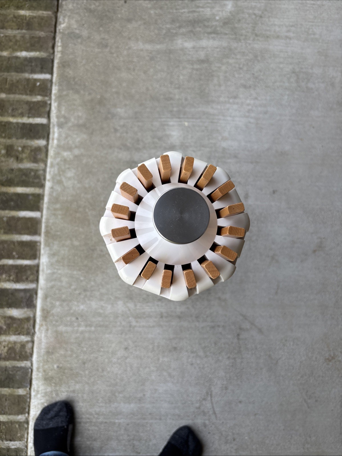 Tripod Clothes Drying Rack, Garment Rack Portable and Foldable Space Saving Rack