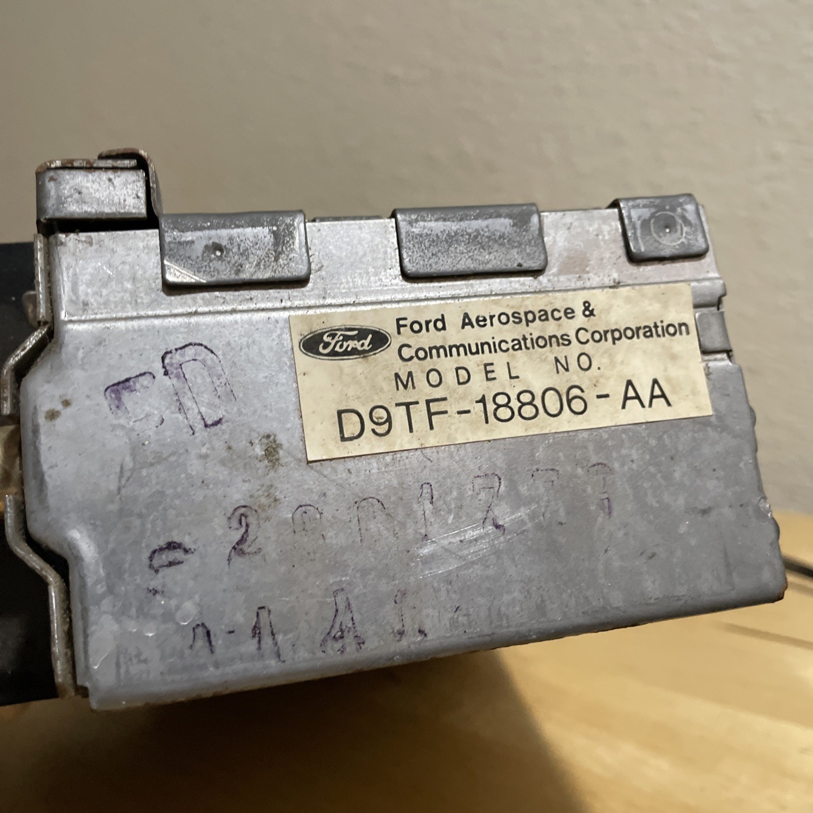 VTG 1973-1979 FORD TRUCK AM/FM Stereo Radio Model # D9TF-18806-AA Excellent