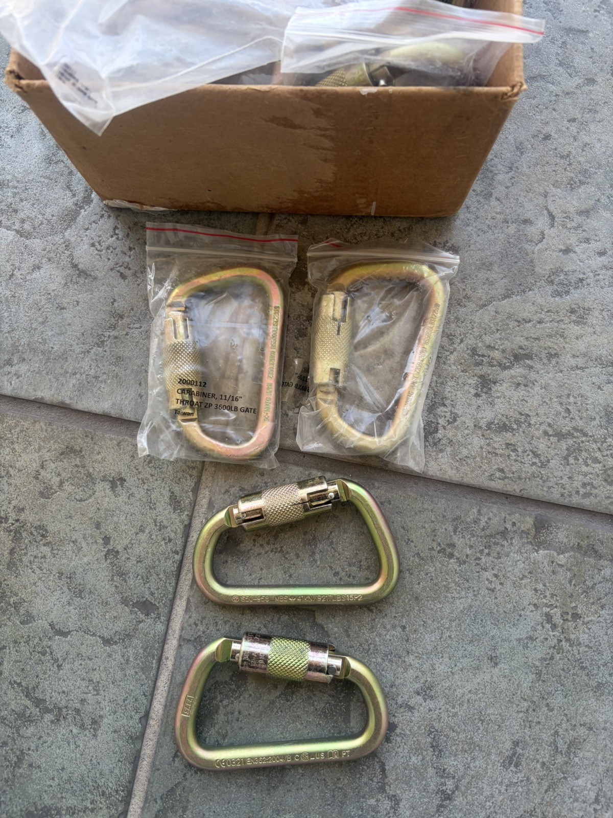 3m DBI SALA  Saflok Carabiner 11/16" Throat 3600 Lb Gate Self Locking 2000112