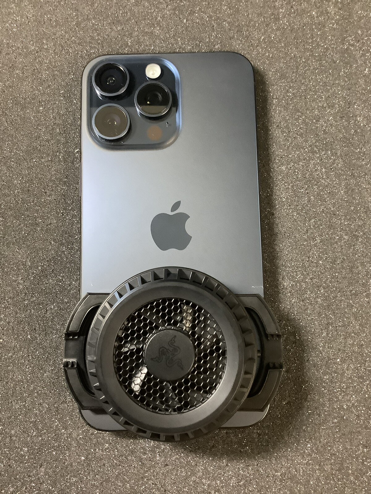 Razer Phone Cooler Chroma - Universal Clamp, Powered by Razer Chroma RGB_OpenBox