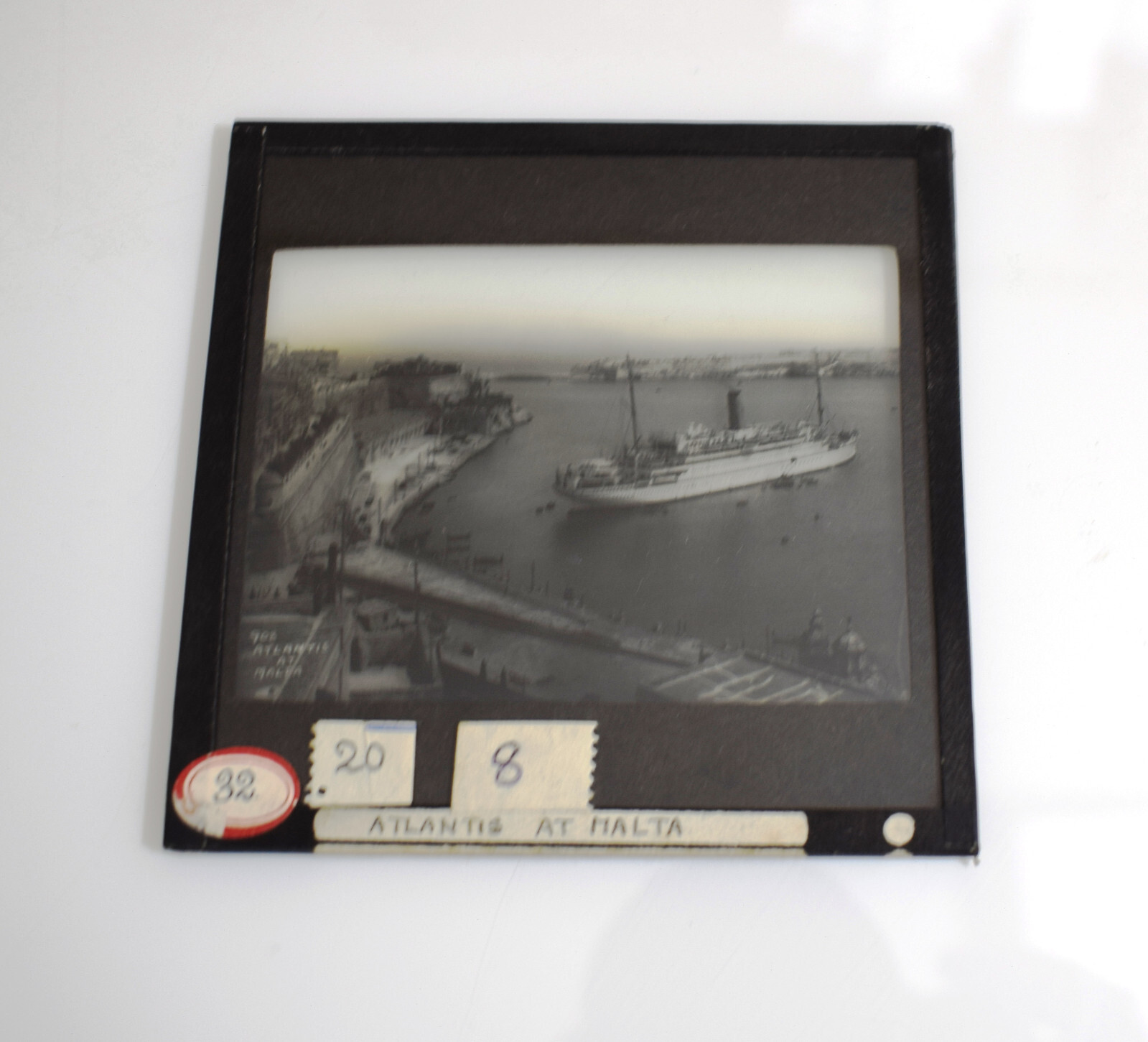 Photo MALTA THE ATLANTIS IN VALETTA HARBOUR WW1 C1916 Magic Lantern Slide