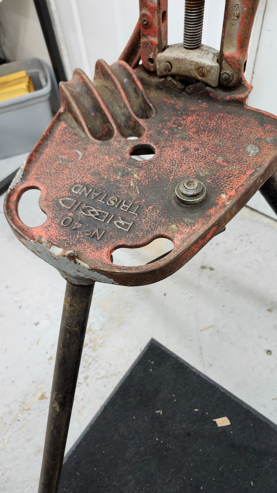 Ridgid No. 40A Tristand Portable Yoke Pipe Vise 1/85" To 2-1/2"