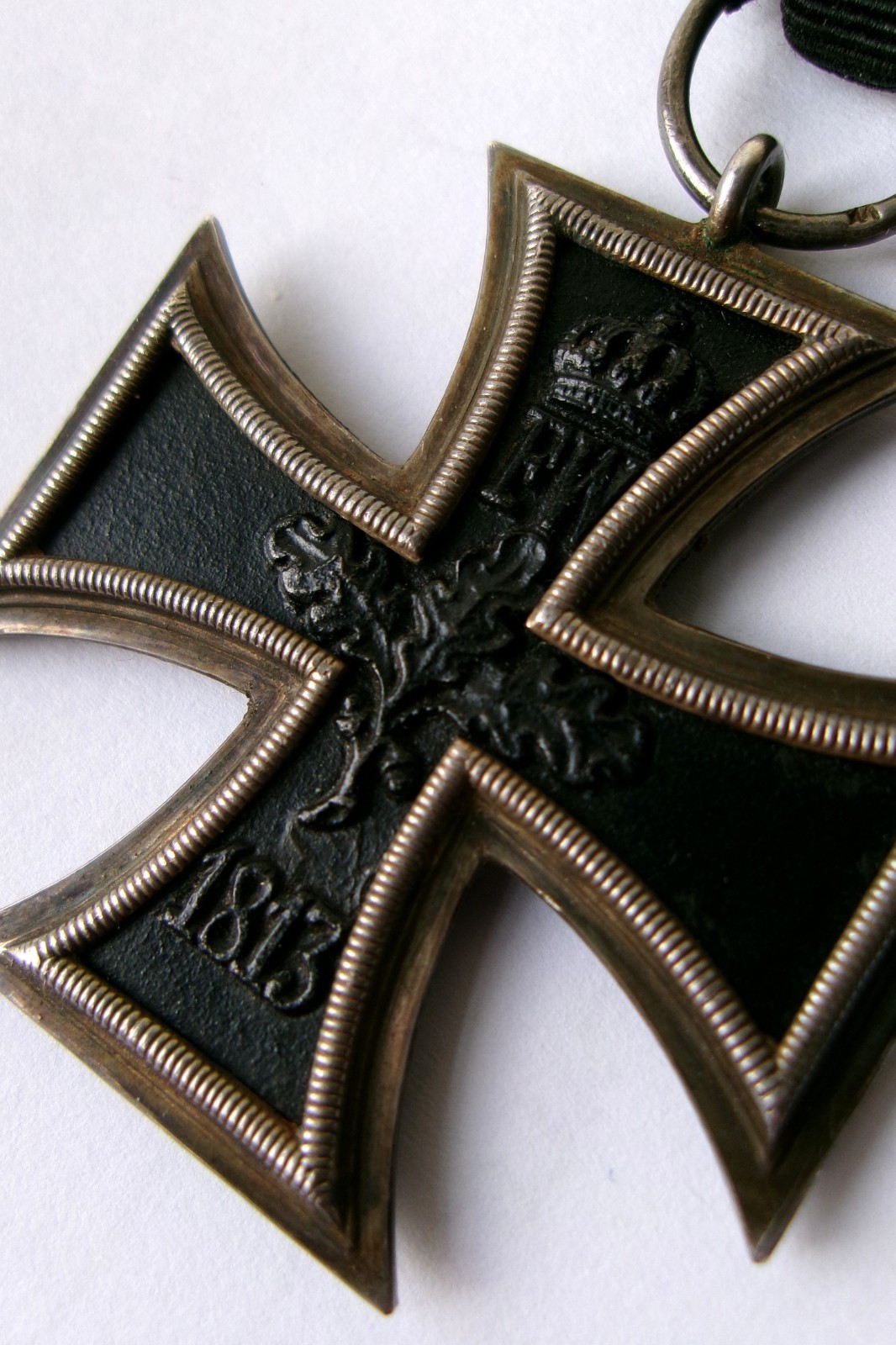 German Iron Cross 2nd class 1914 medal maker marked LW - nice quality