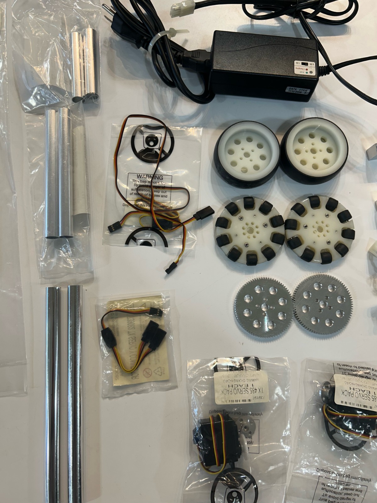 Pitsco TETRIX Robotics | Robot STEM Education Base Set 570 Pieces 739145 LEGO •