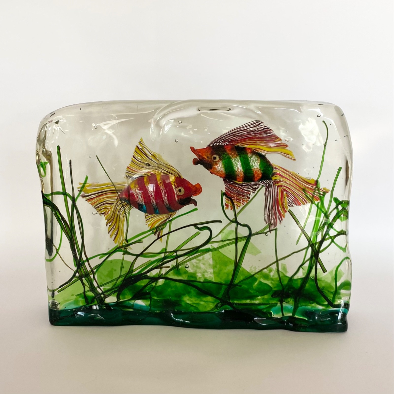 Exceptional Alfredo Barbini Cenedese Murano Glass Fish Aquarium Sculpture 14 LBS
