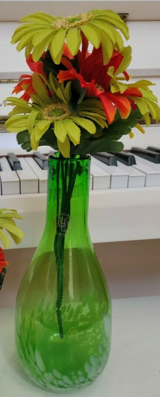 1 CREATIVE ARTISANS HANDBLOWN VASE GREEN AND WHITE CONFETTI 10.5 INCHES