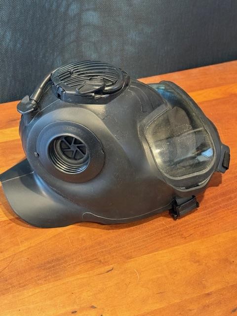 AVON C-50 PROTECTIVE GAS MASK SIZE LARGE