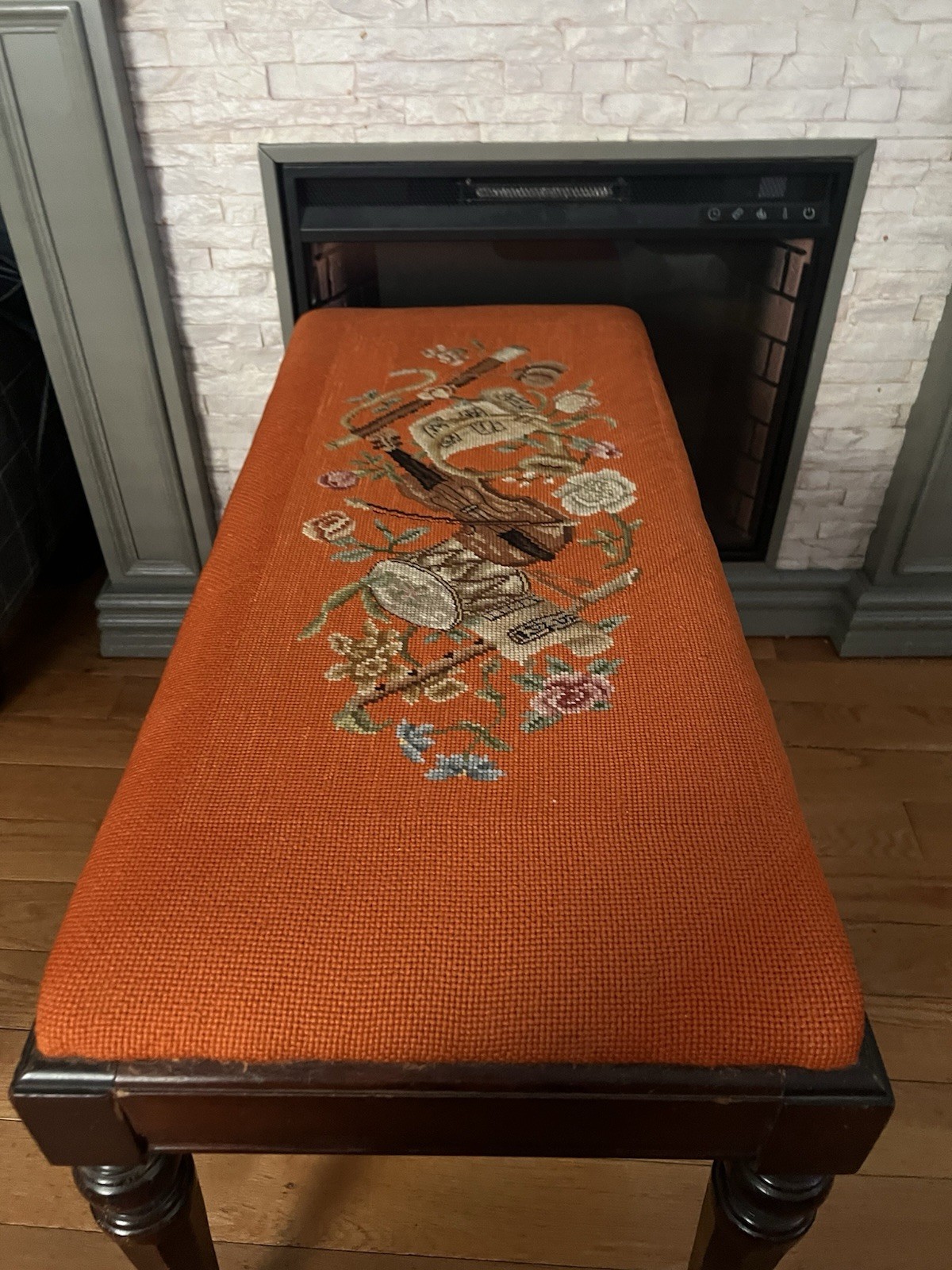 Aeolian Co Joseph Shale Div A40 Mahogany Piano Bench Needlepoint Top Vintage