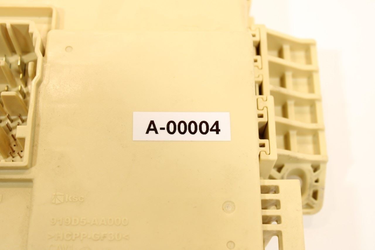 2021-2023 HYUNDAI ELANTRA CABIN FUSE RELAY JUNCTION BOX MODULE 91950-AA960 OEM