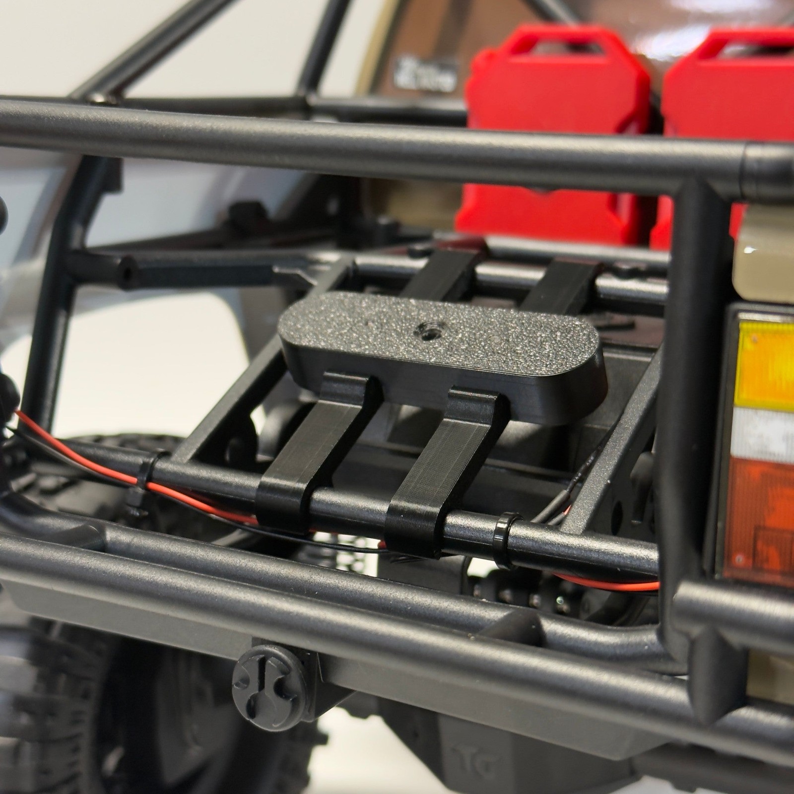 Spare Tire Mount for Axial SCX10 III 1987 Toyota SR5 1/10 Scale Crawler