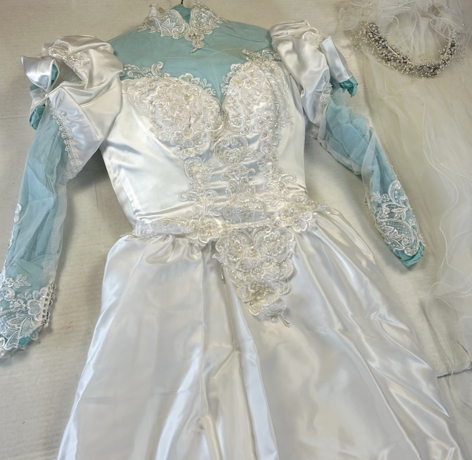 Lifetime of Loveliness Vintage 80s White Lace Long Sleeve Wedding Dress sz 10