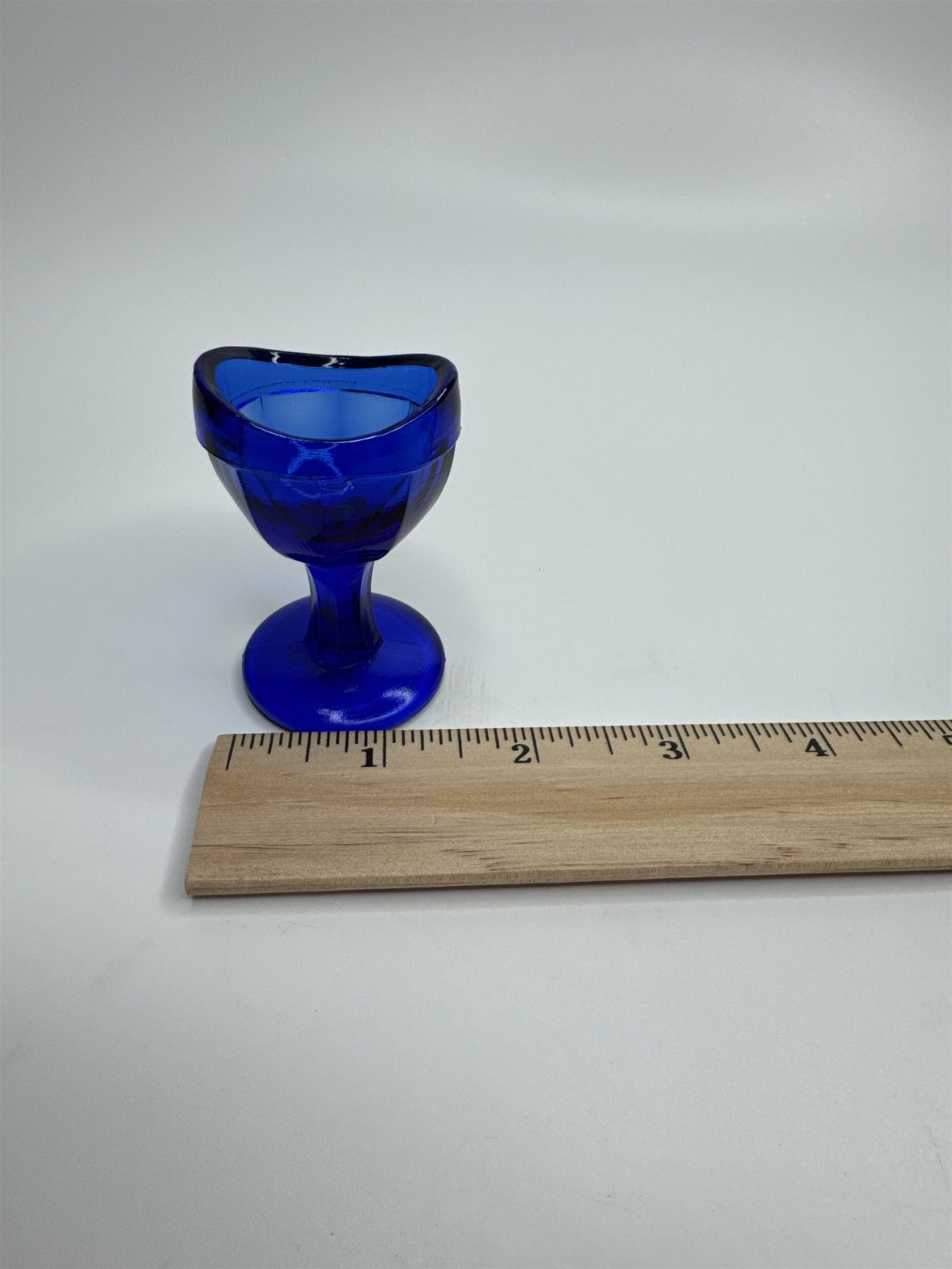 Vtg "M" Mark Inside DIamond Cobalt Blue Glass Eye Bath Wash Rinse Medicine Cup