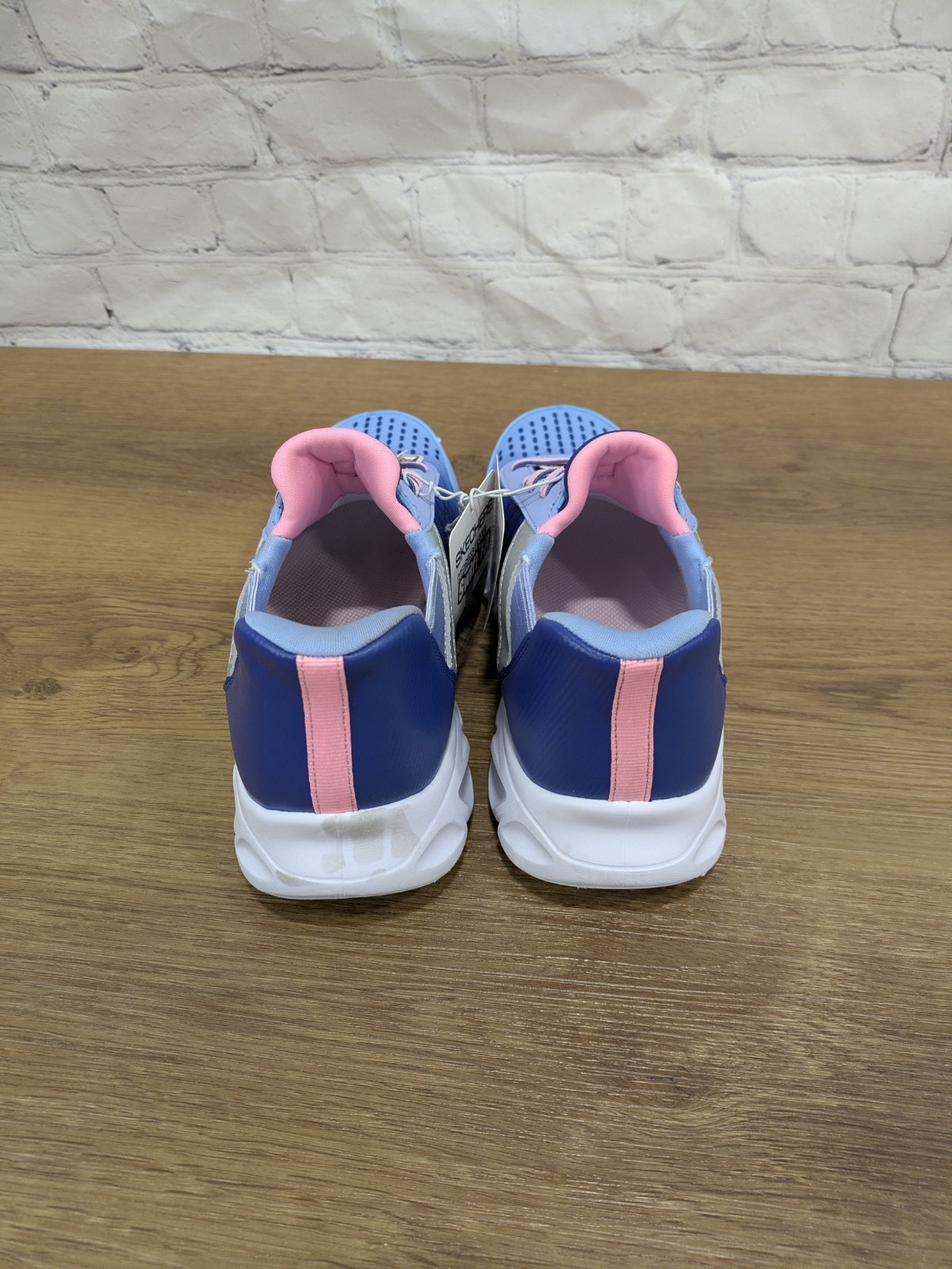 Skechers Kids Lightweight Hands Free Swift Fit Sneaker Size 4 Navy/Muti