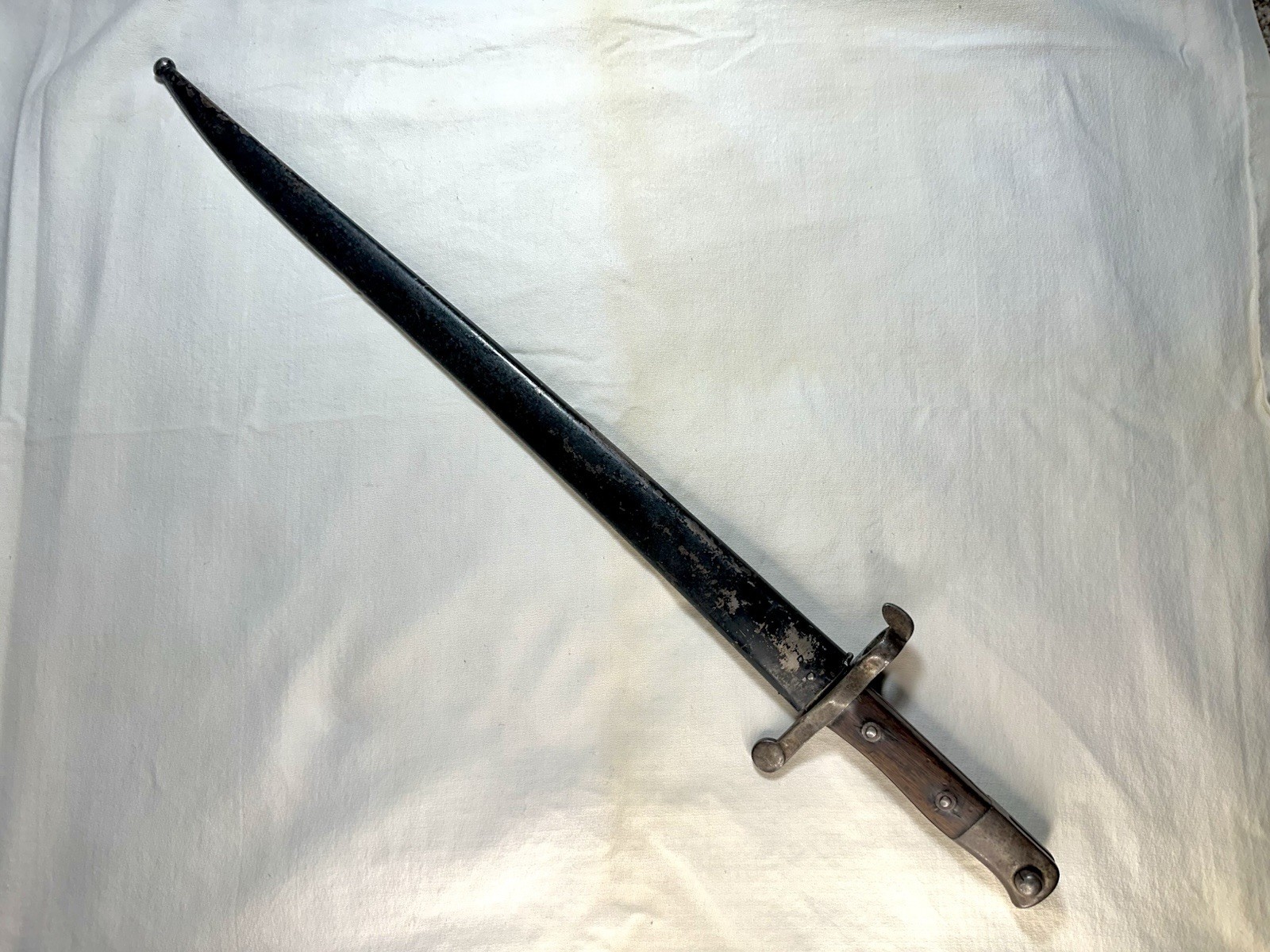 1886 WWII Portuguese Bayonet with scabbard