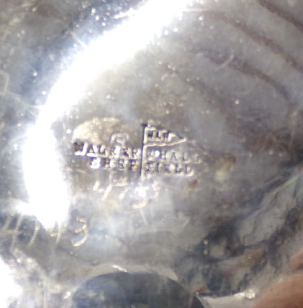 Antique WALKER & HALL SHEFFIELD ENGLAND SILVERPLATE FOOTED BISCUIT BARREL